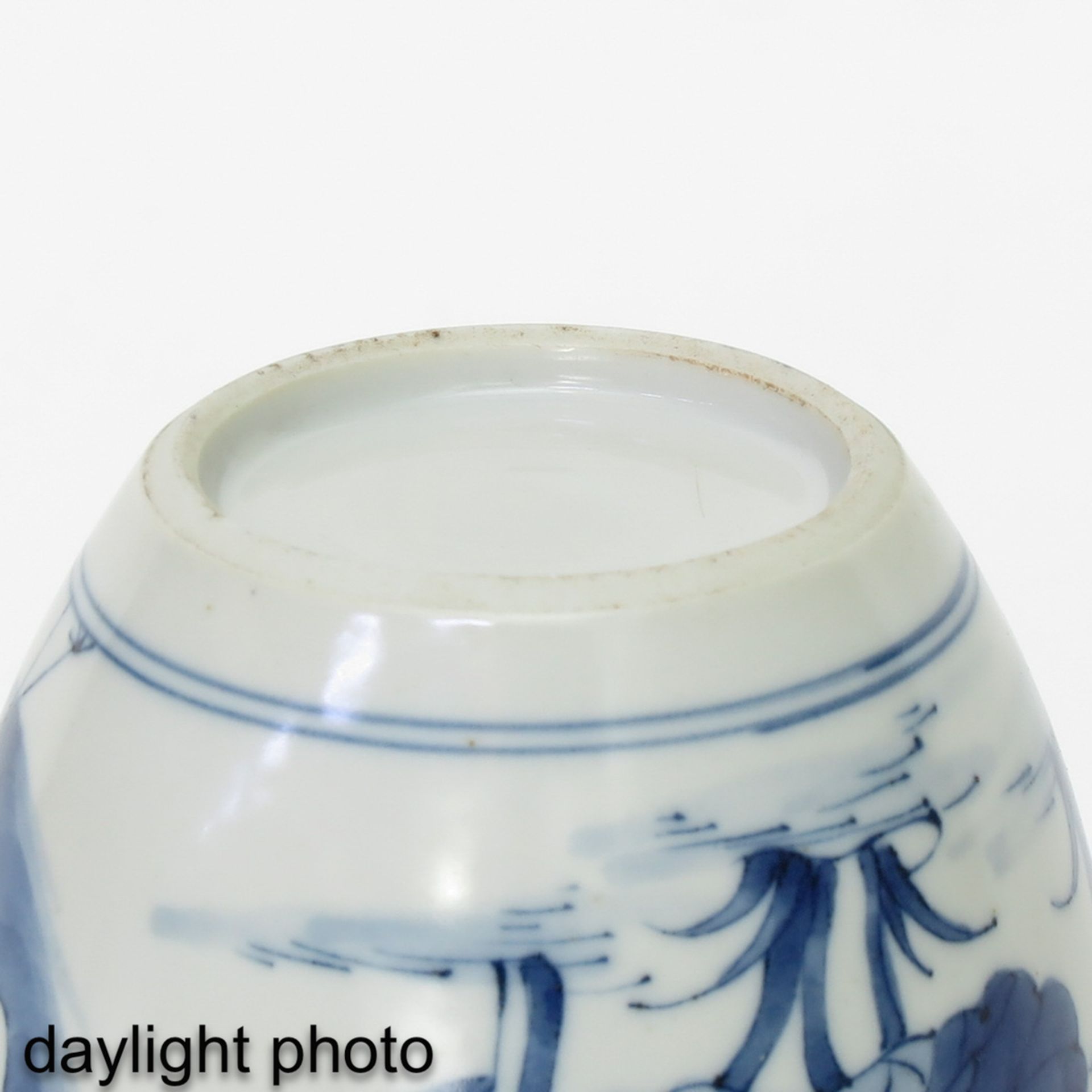 A Blue and White Tea Box - Image 8 of 9