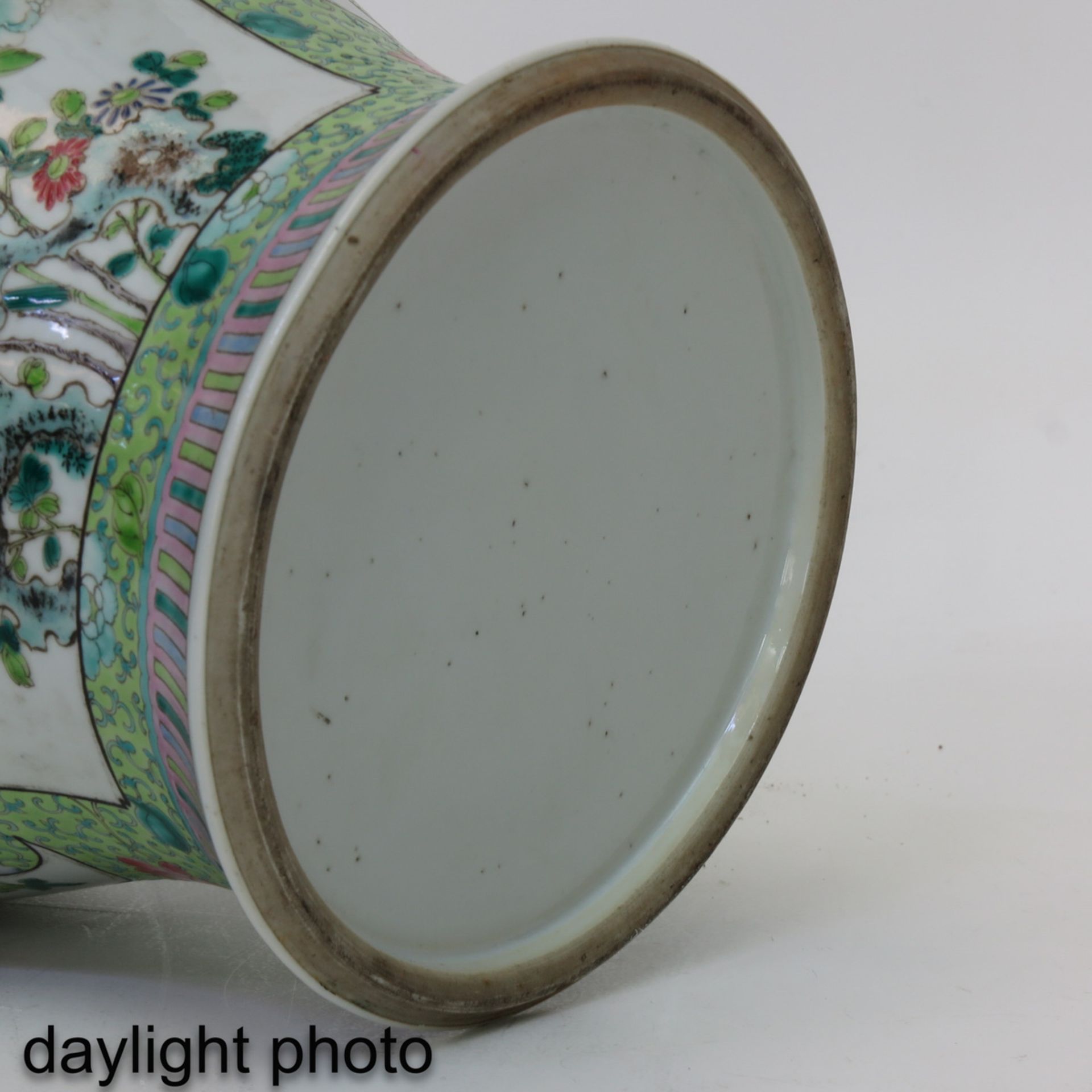 A Famille Rose Jar with Cover - Image 8 of 9