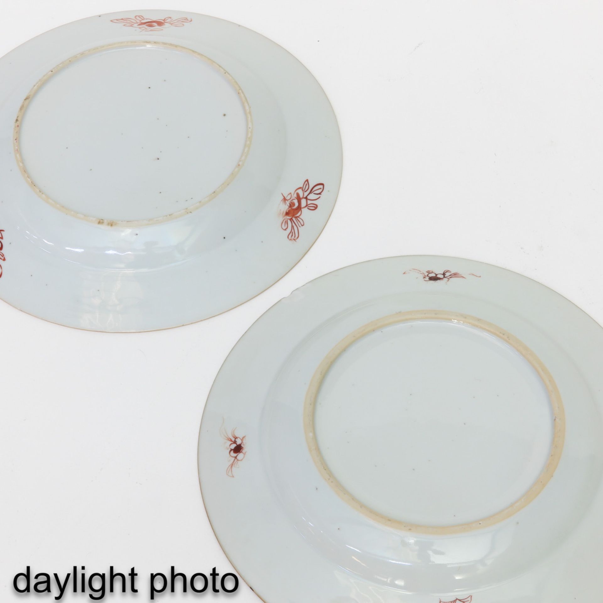 A Series of 3 Famille Rose Plates - Bild 10 aus 10