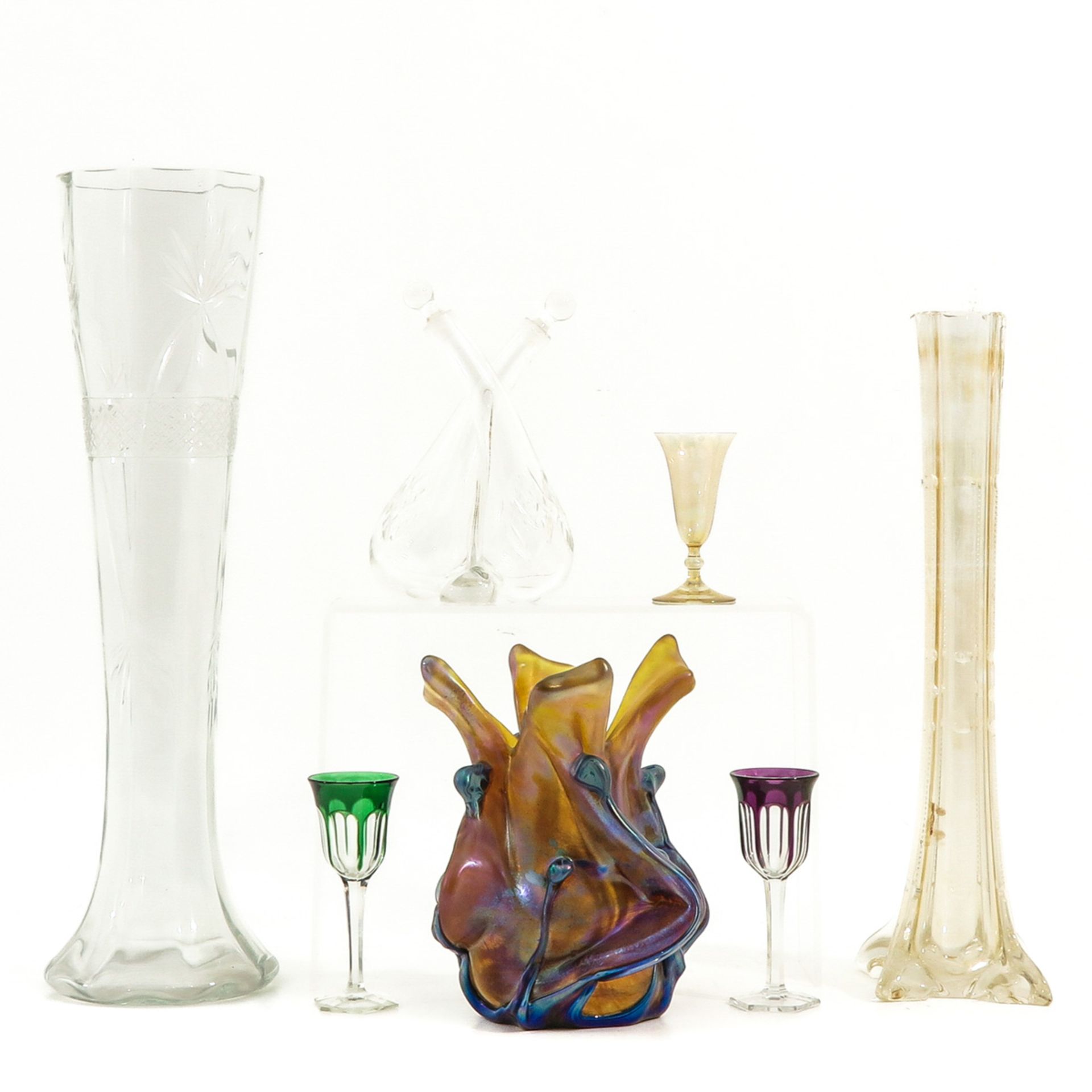 A Collection of Glass and Crystal - Image 3 of 10