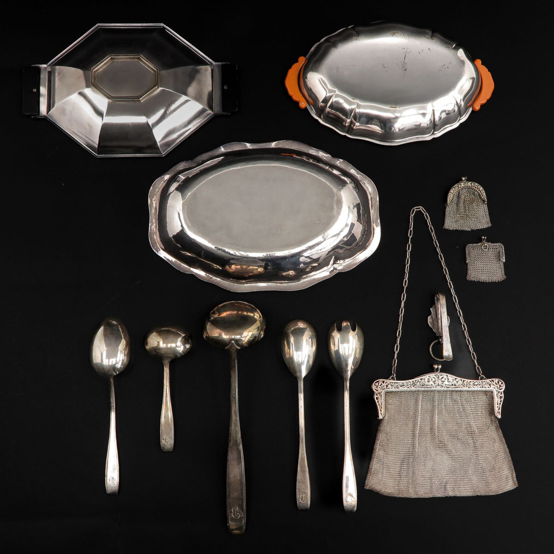 A Collection of Silver and Silver Plate - Bild 8 aus 10