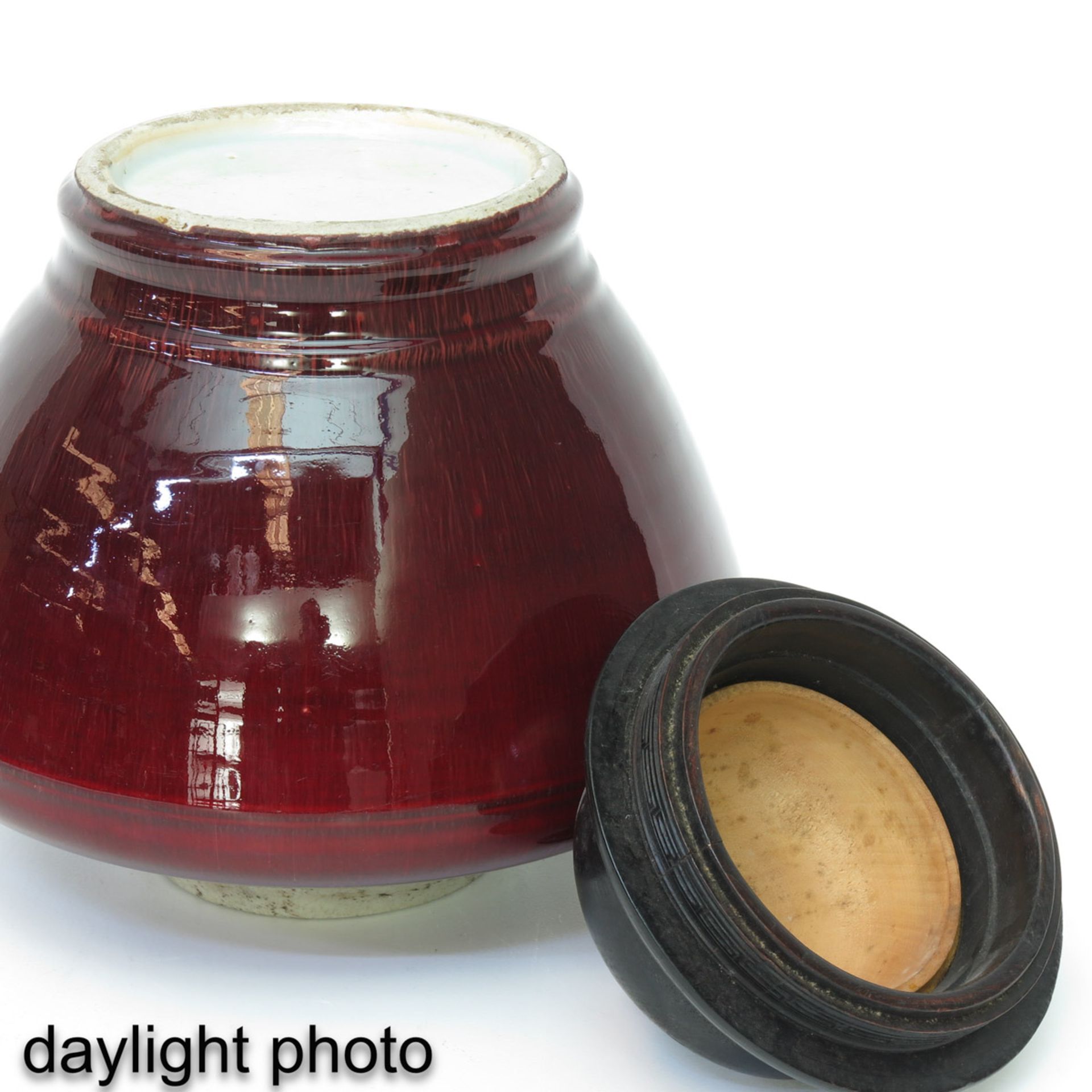 A Sang de Boeuf Jar with Cover - Bild 8 aus 9