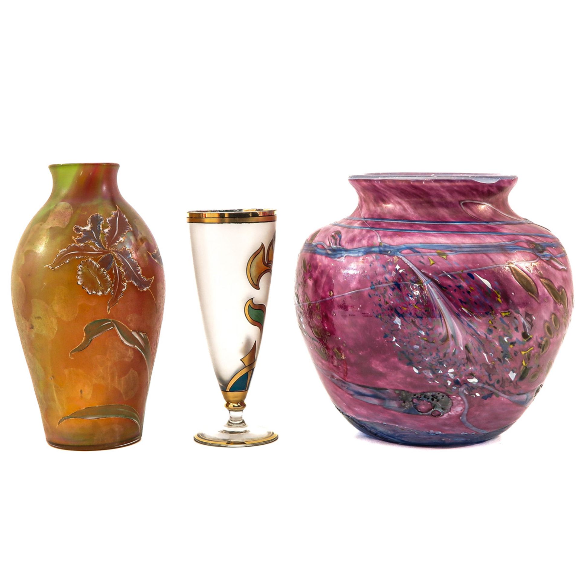 A Collection of 3 Vases - Image 4 of 9