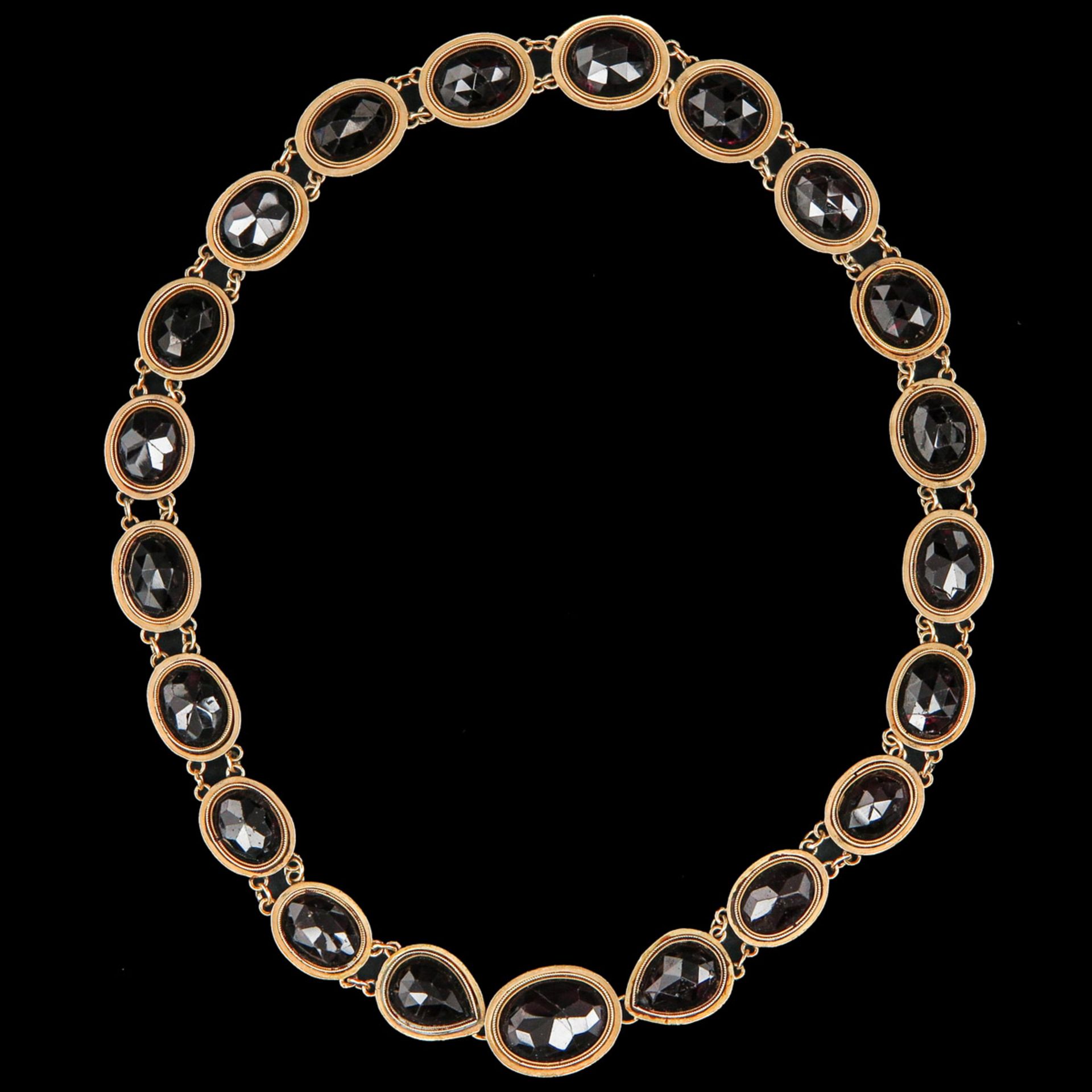 A 14KG Garnet Necklace - Bild 3 aus 8