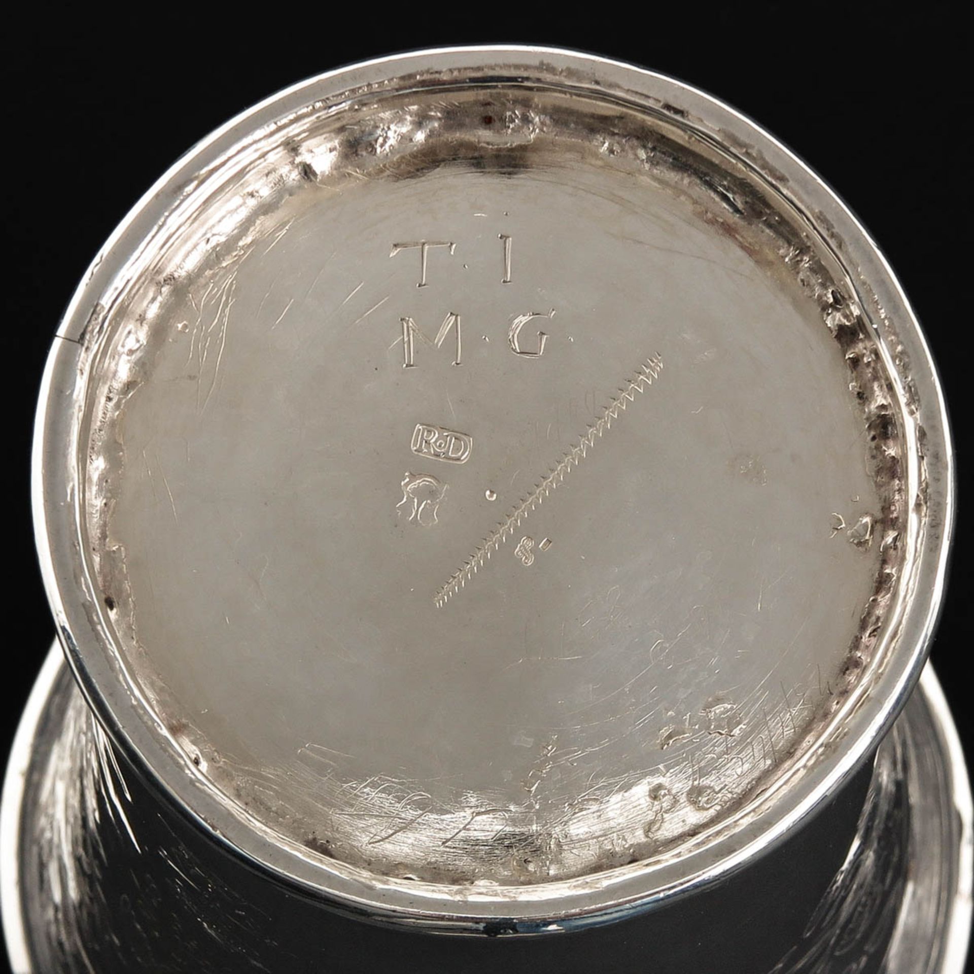 A 17th Century Dutch Silver Communion Cup - Image 6 of 8