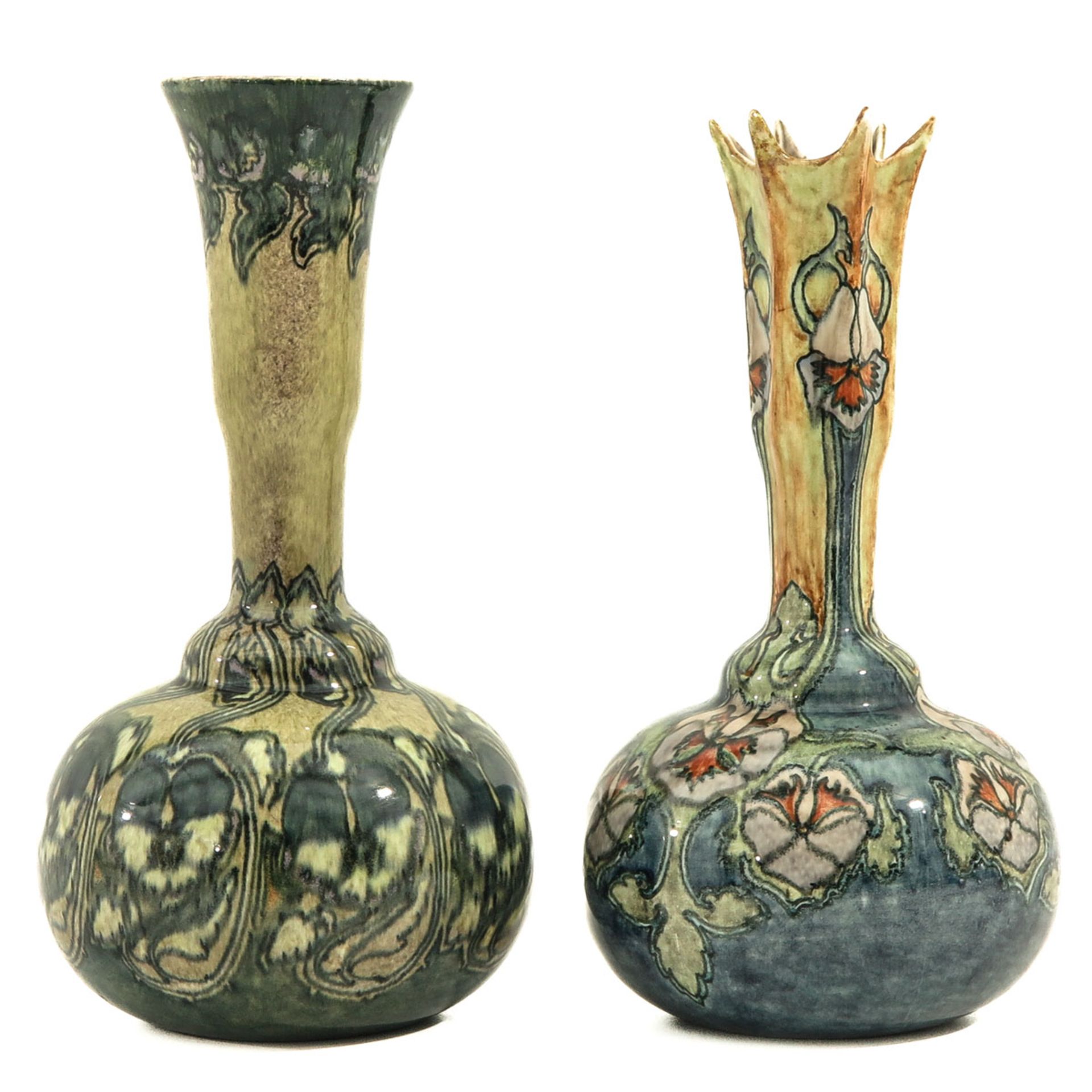 A Lot of 2 Vases - Image 4 of 10