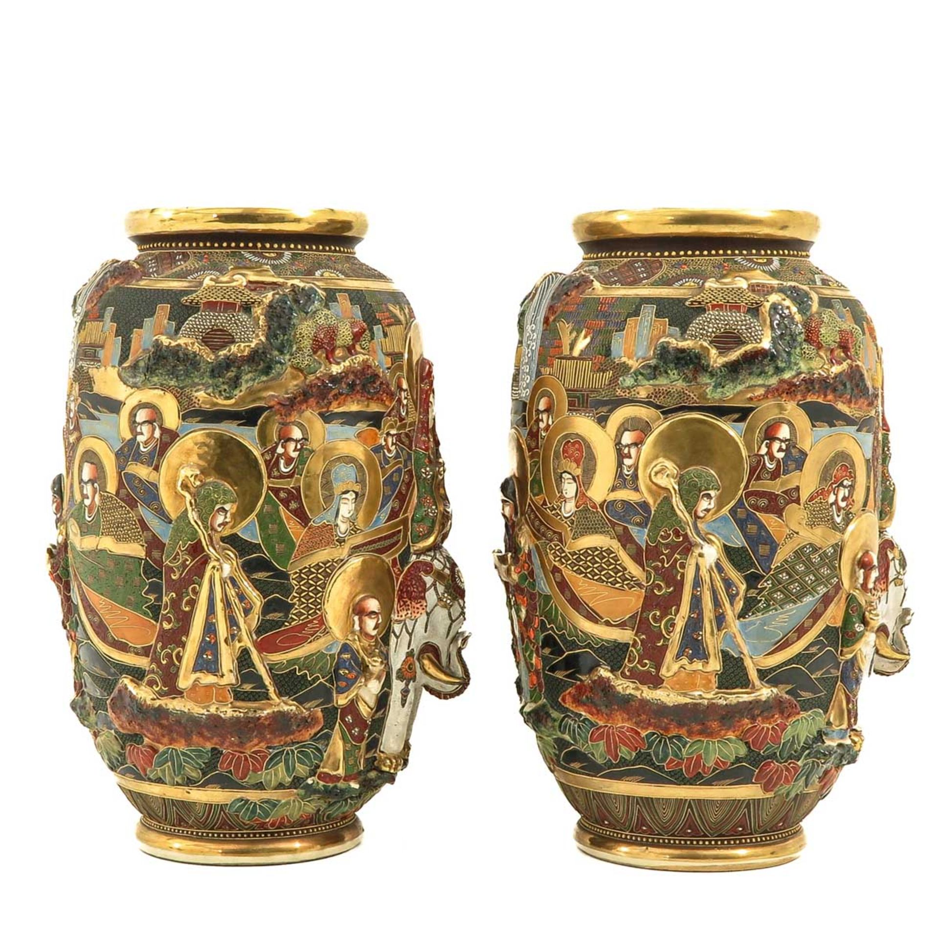 A Pair of Satsuma Vases - Bild 4 aus 10