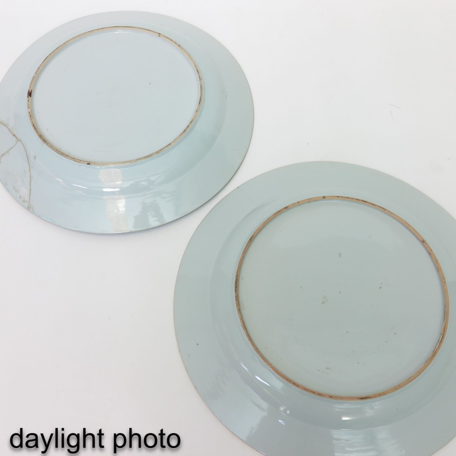 A Lot of 2 Blue and White Plates - Image 8 of 10