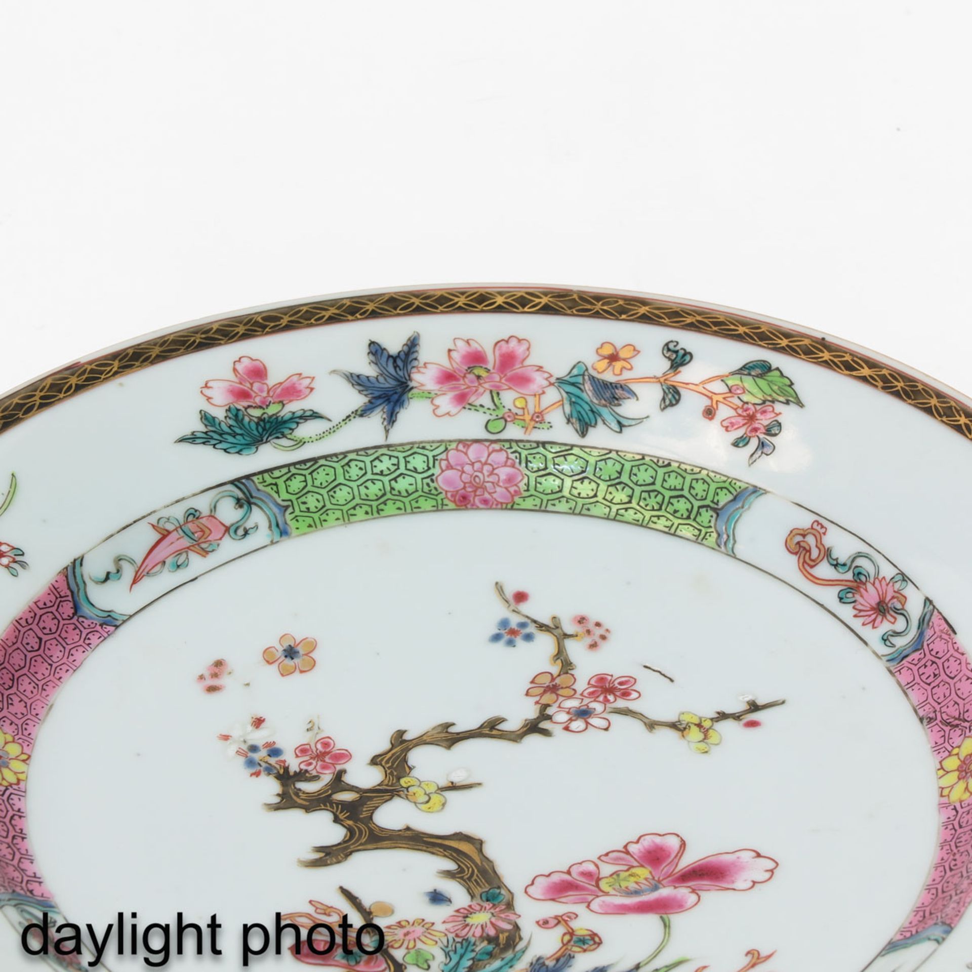 A Pair of Famille Rose Plates - Image 9 of 9