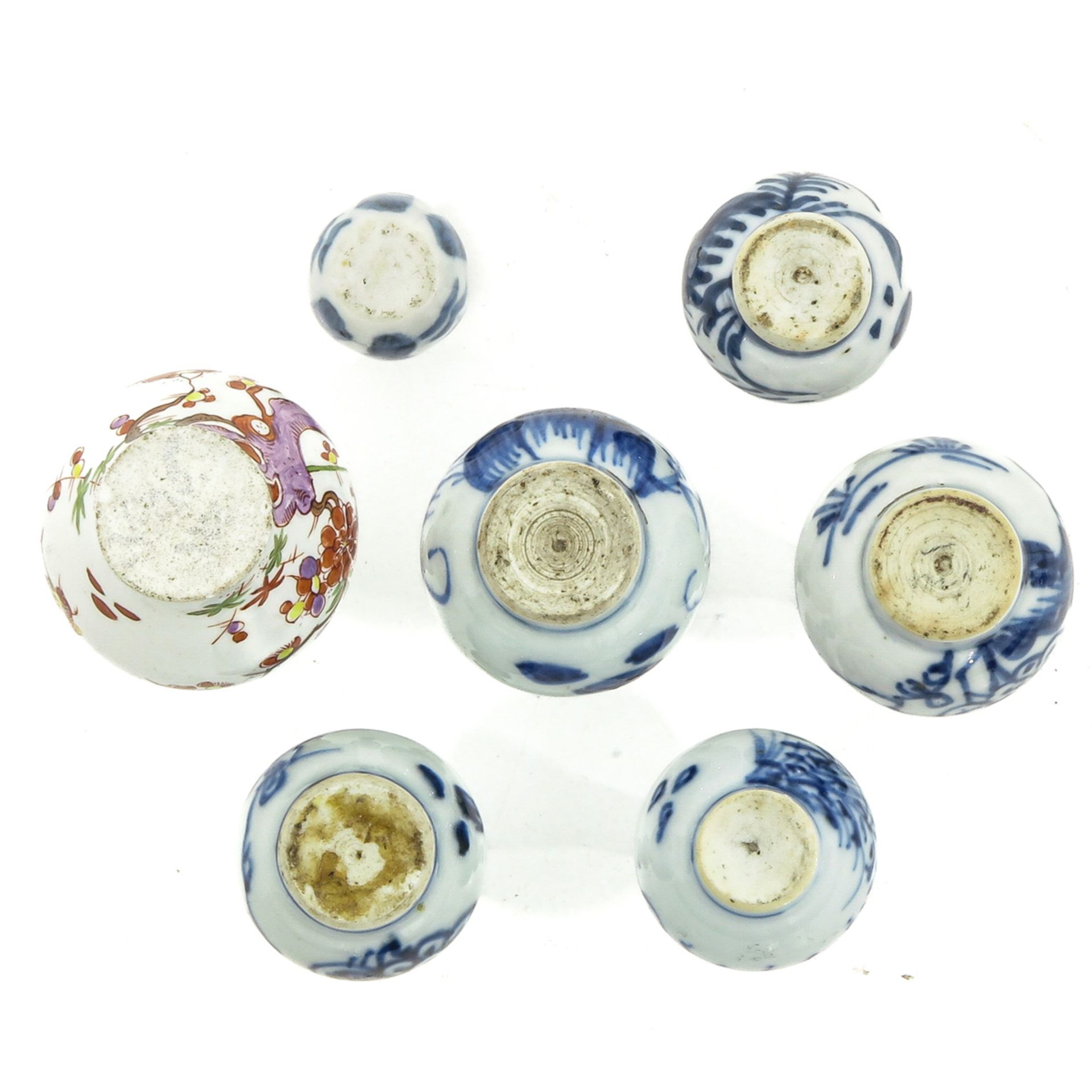 A Collection of 7 Miniature Vases - Image 6 of 10