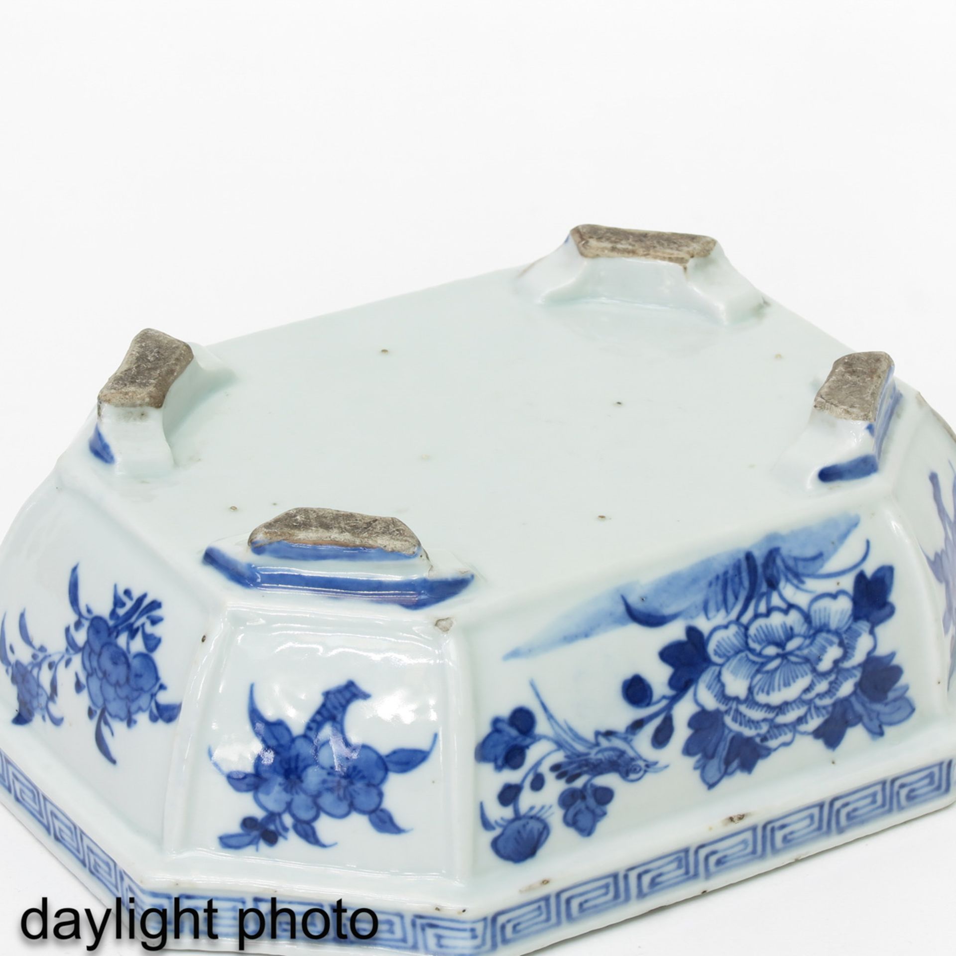 A Blue and White Bonsai Planter - Image 8 of 9