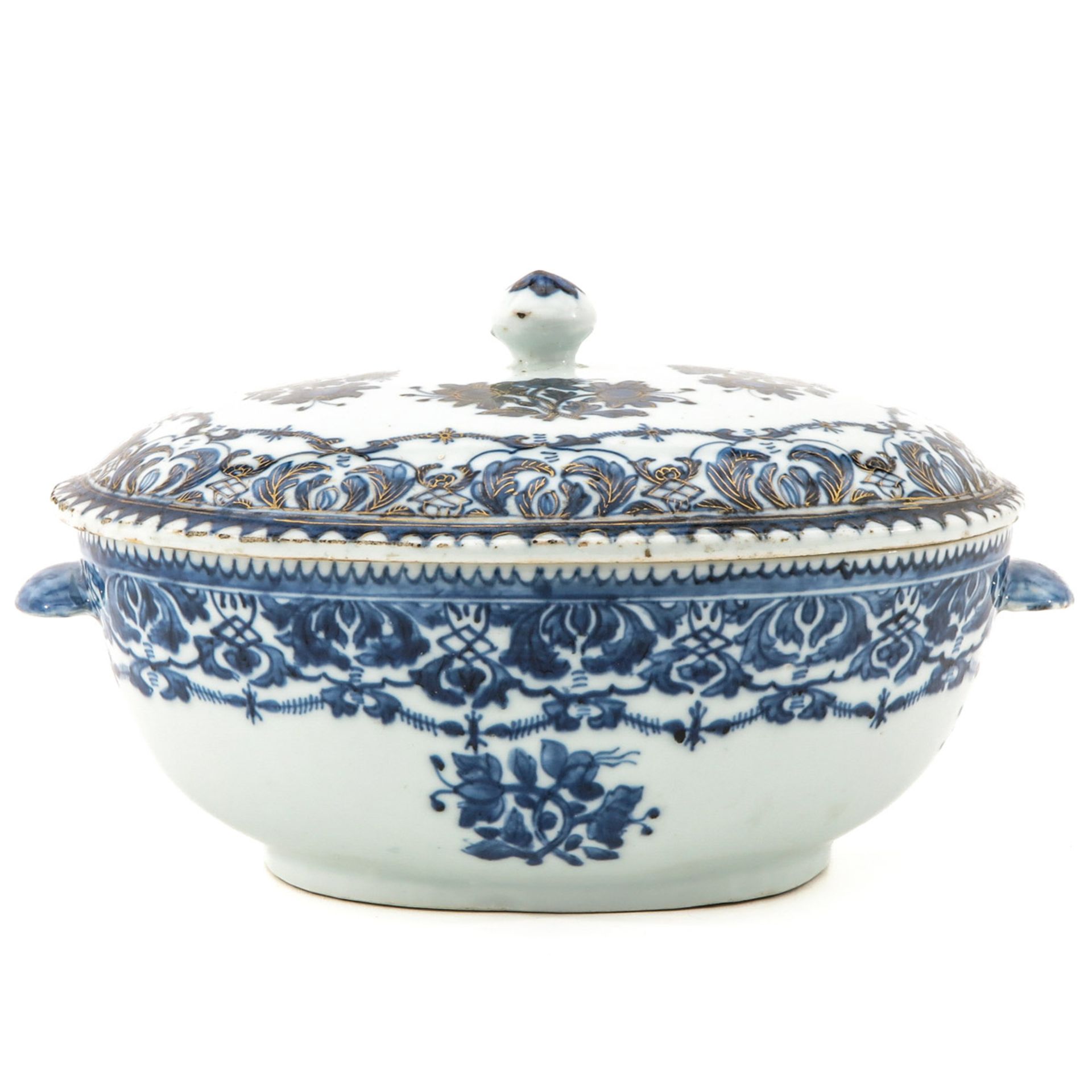 An Oval Tureen with Cover