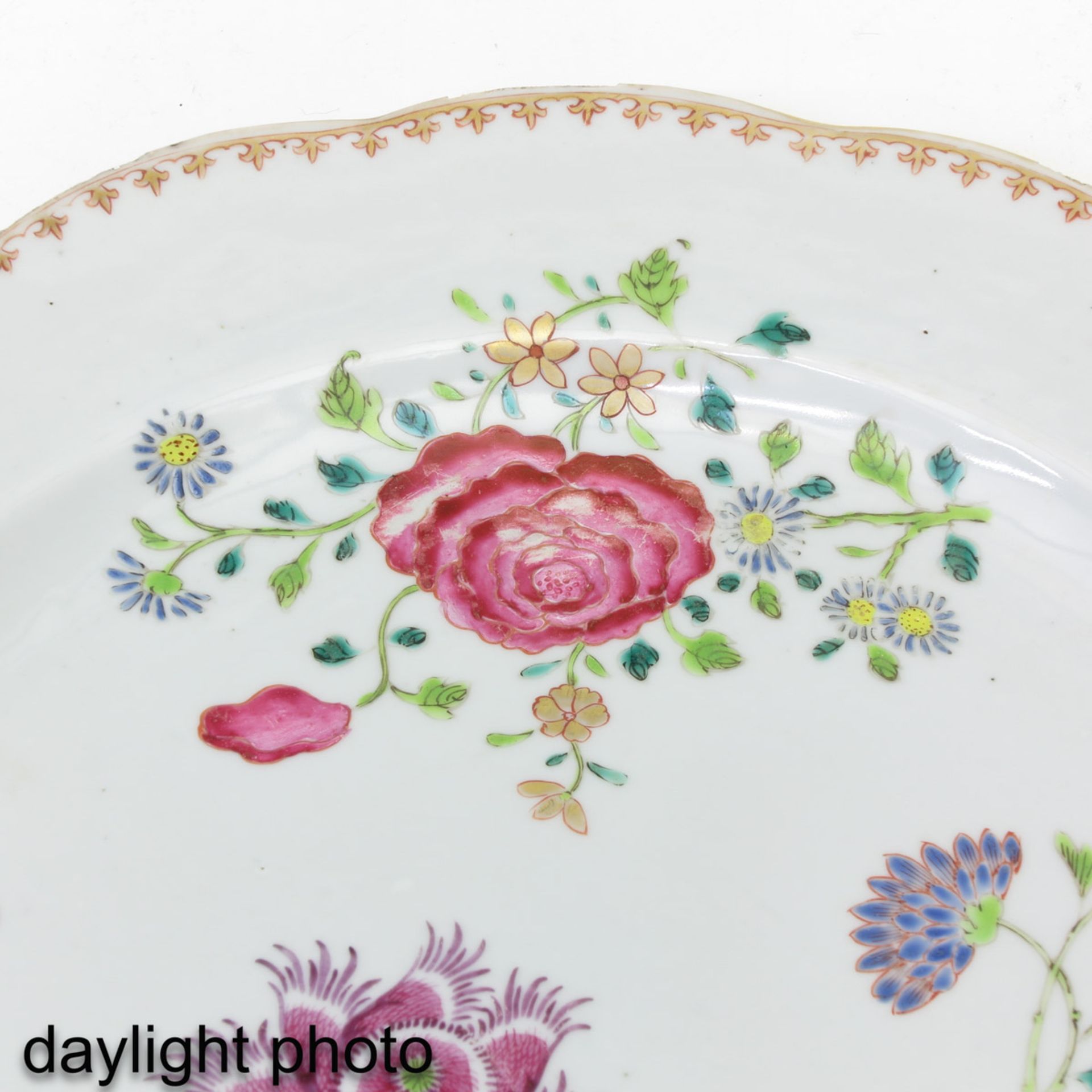 A Pair of Famille Rose Plates - Bild 9 aus 9