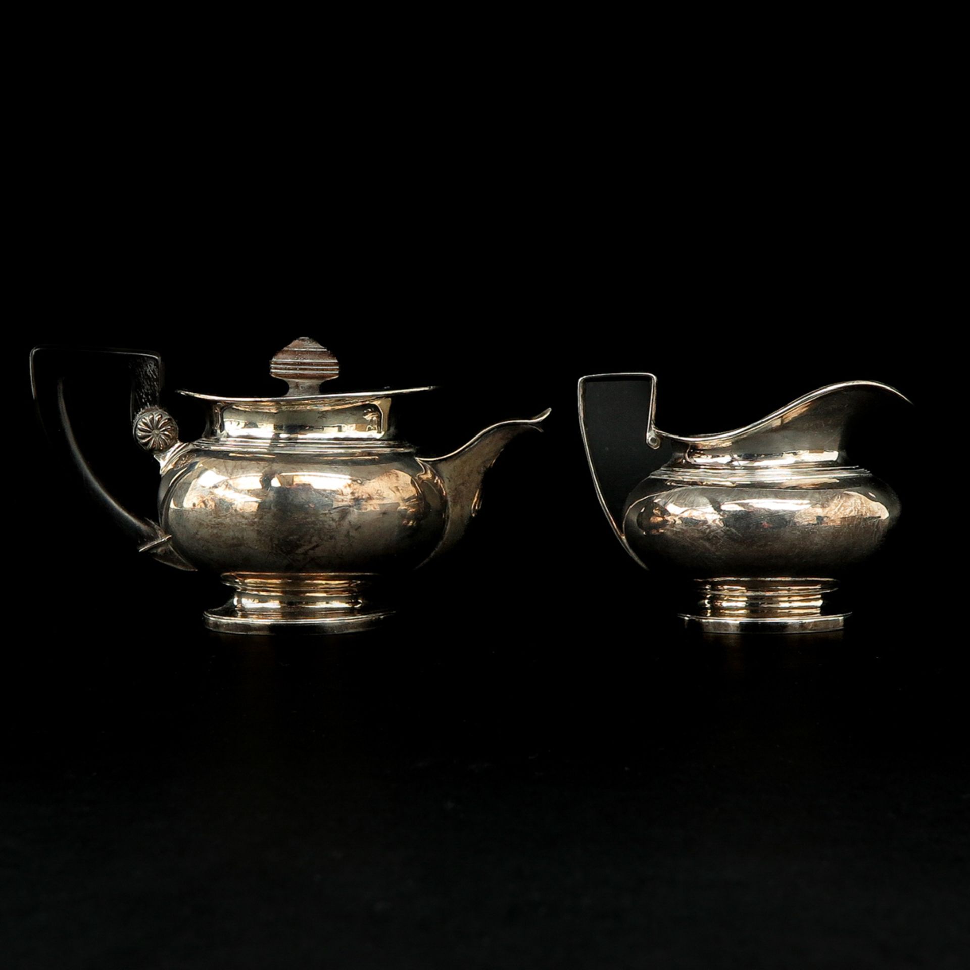 A Dutch Silver Milk Jug and Teapot - Image 3 of 9