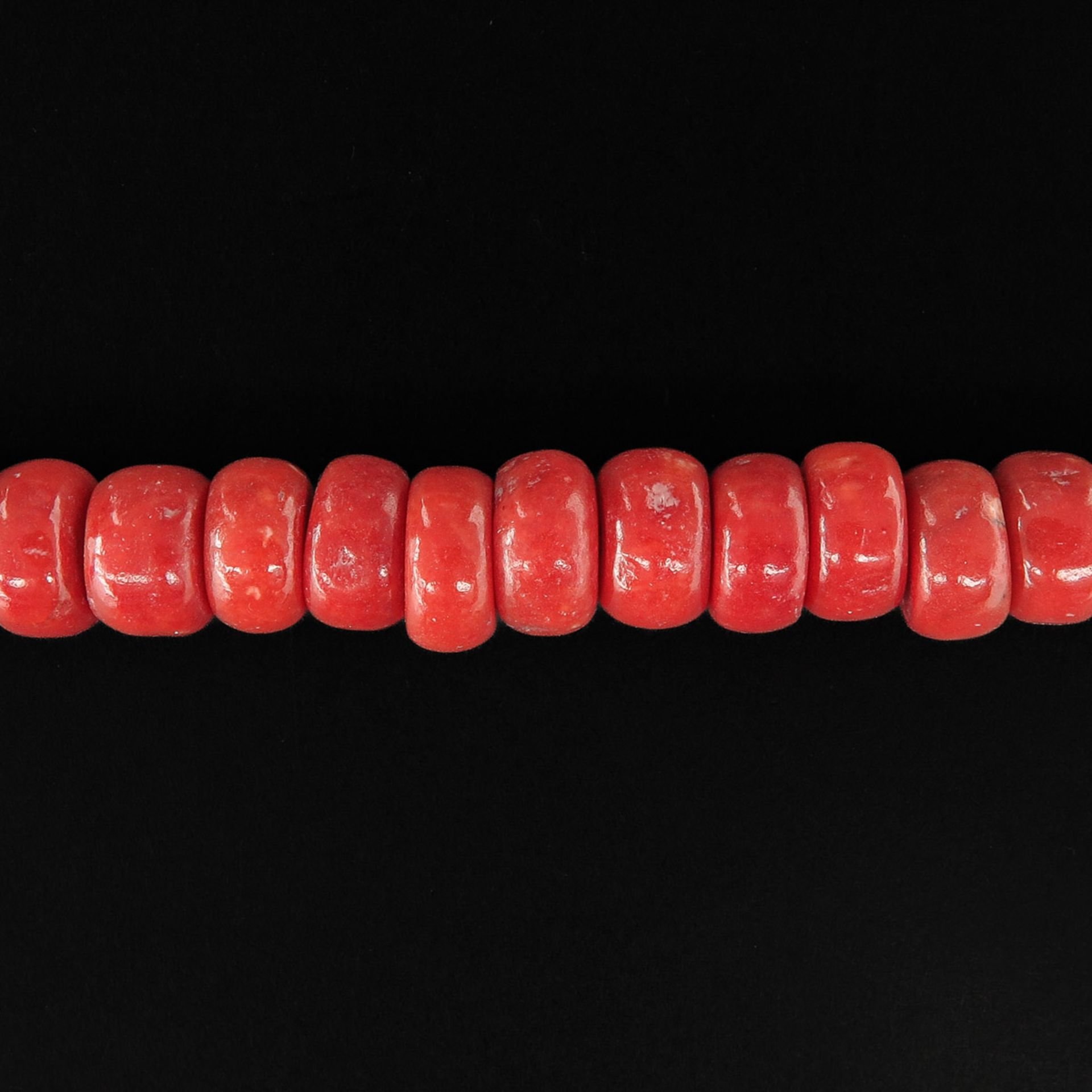 A Red Coral Necklace - Image 5 of 6