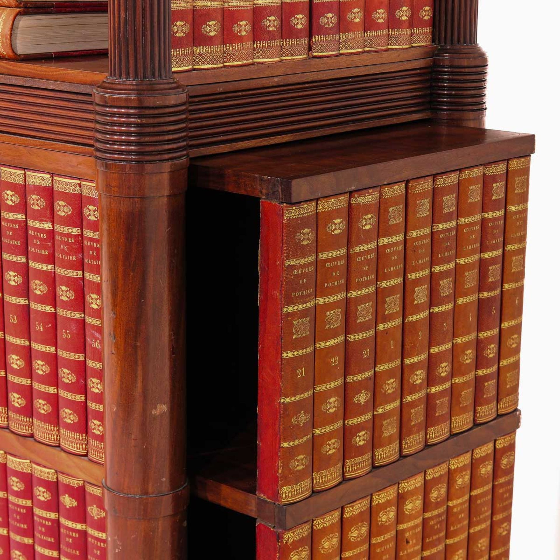 A Mahogany Bookcase - Image 8 of 10