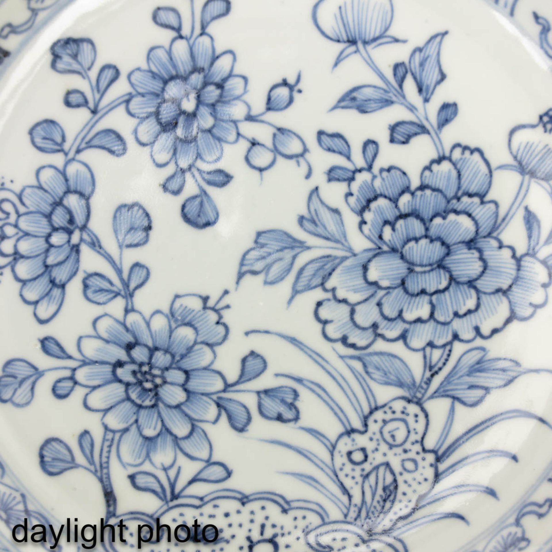 A Collection of 4 Blue and White Plates - Bild 10 aus 10