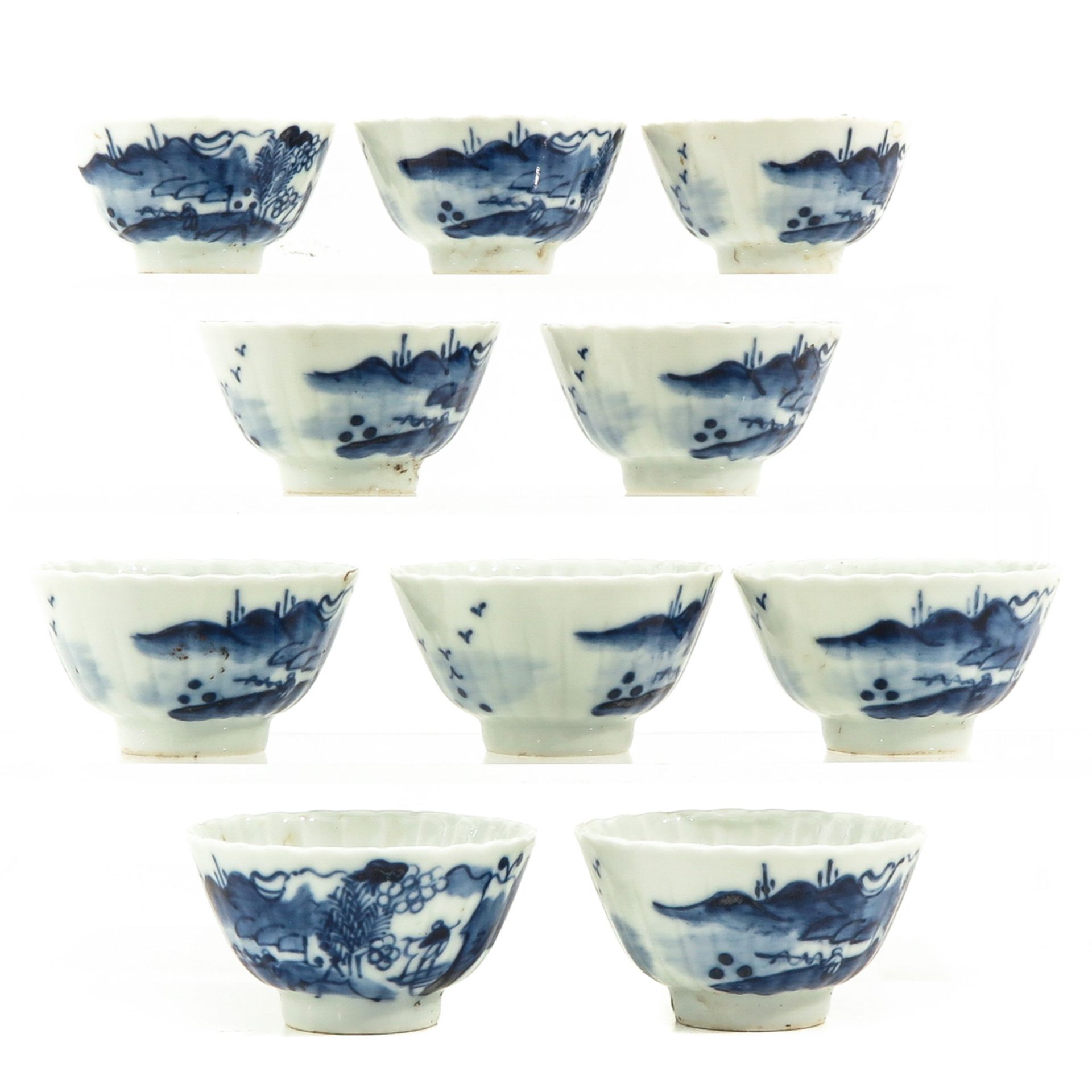 A Series of 10 Blue and White Cups - Bild 4 aus 9