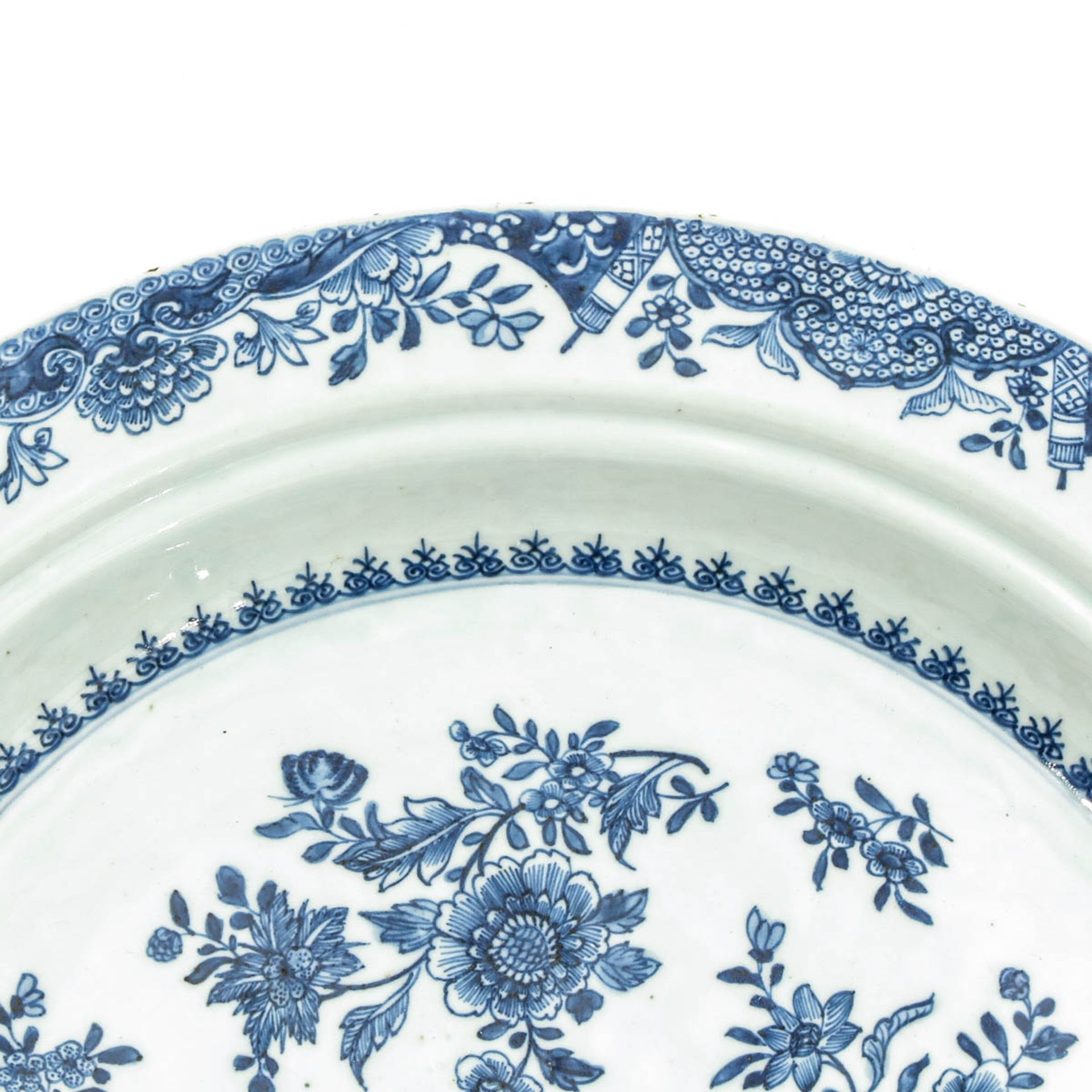 A Blue and White Tray with Strainer - Bild 6 aus 10