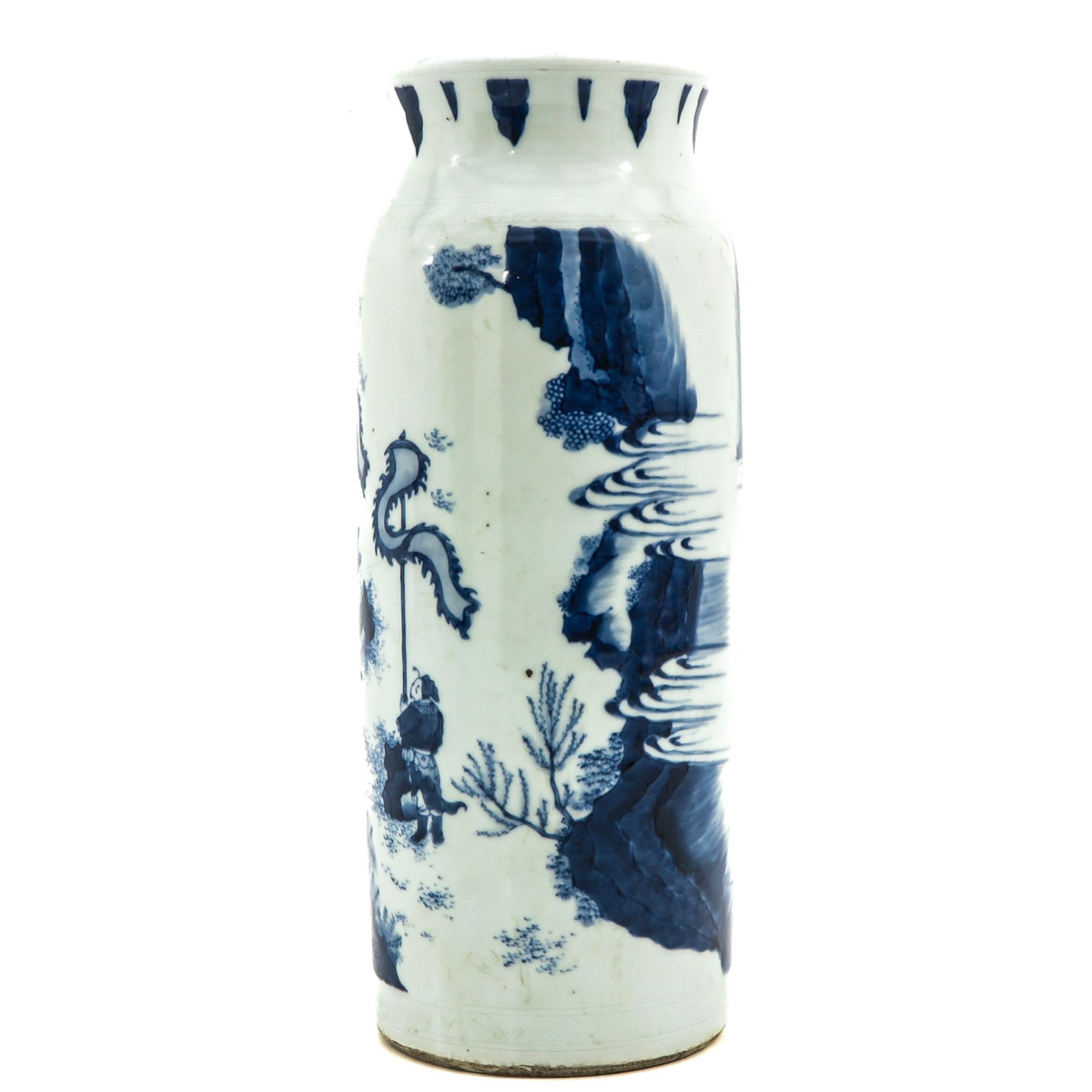 A Blue and White Roll Wagon Vase - Image 2 of 9