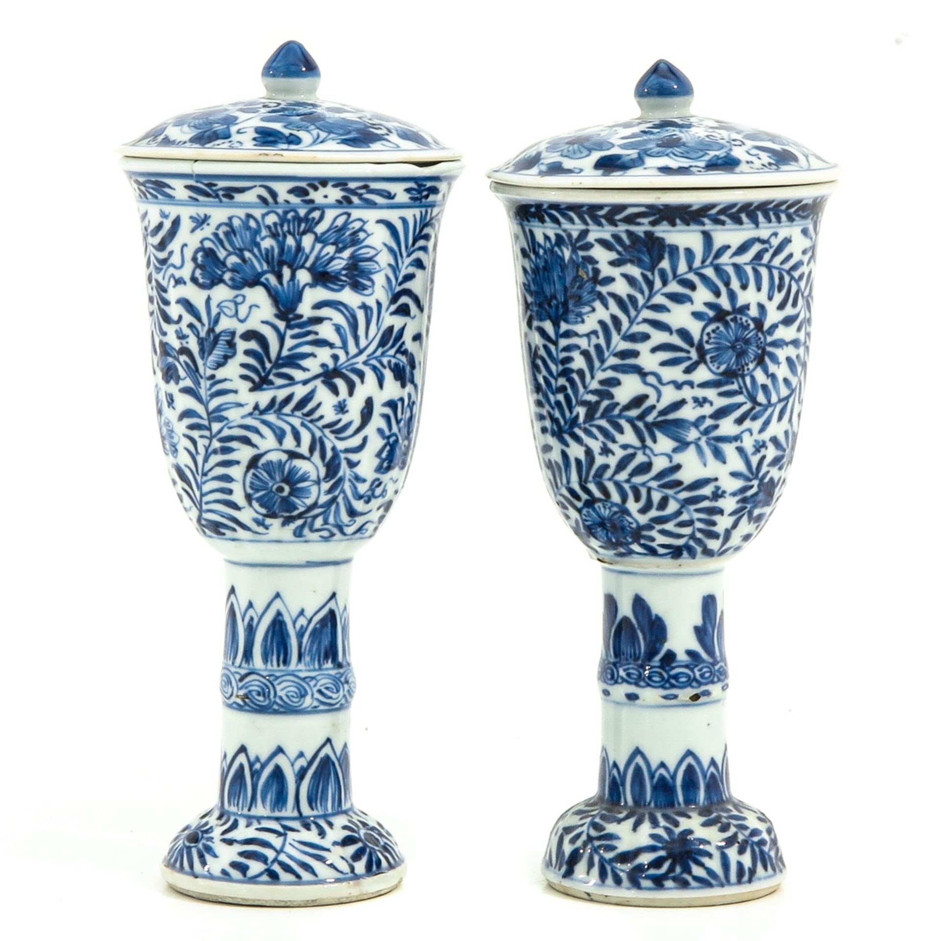 A Pair of Blue and White Wine Cups - Image 4 of 9