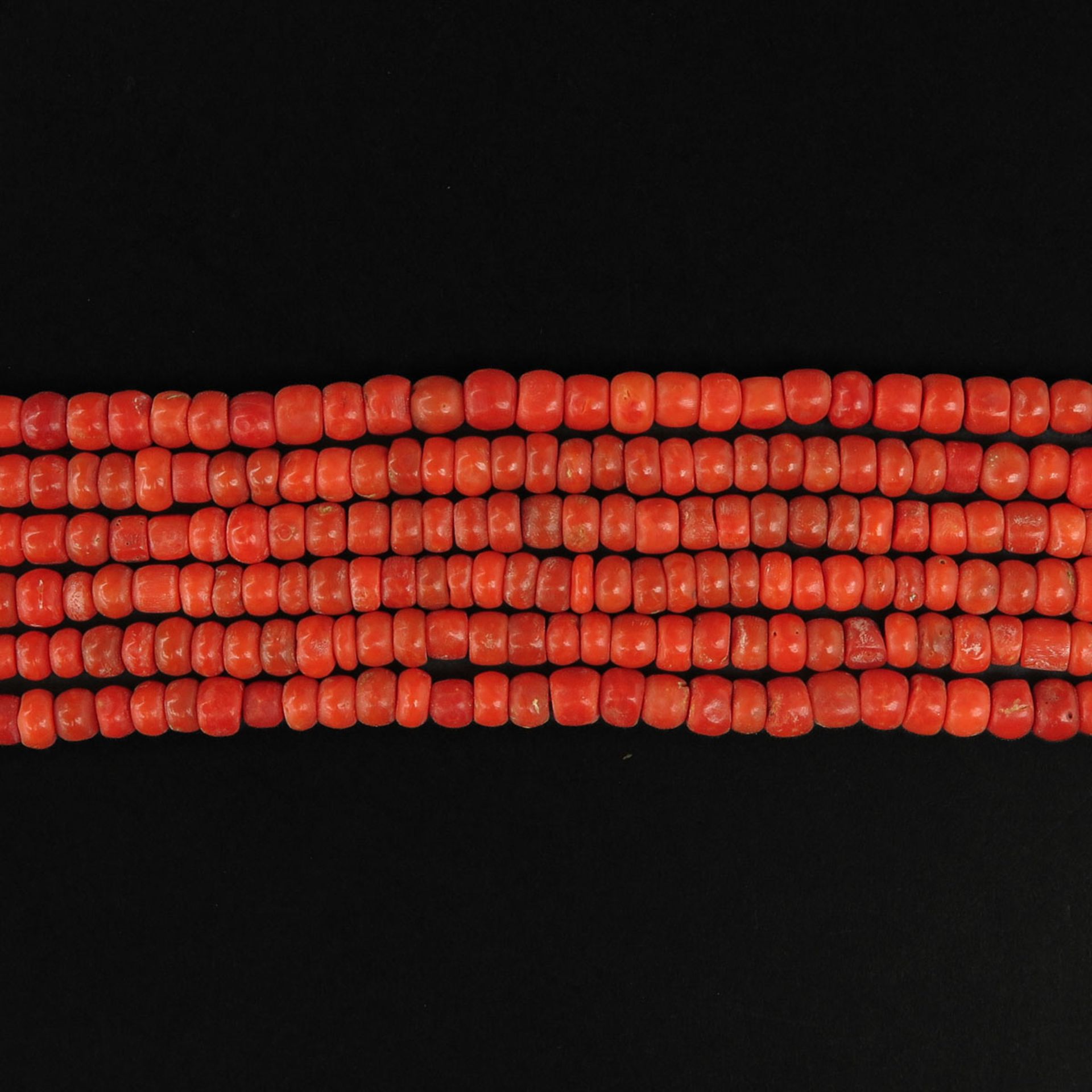 A 19th Century Red Coral Necklace - Image 5 of 6