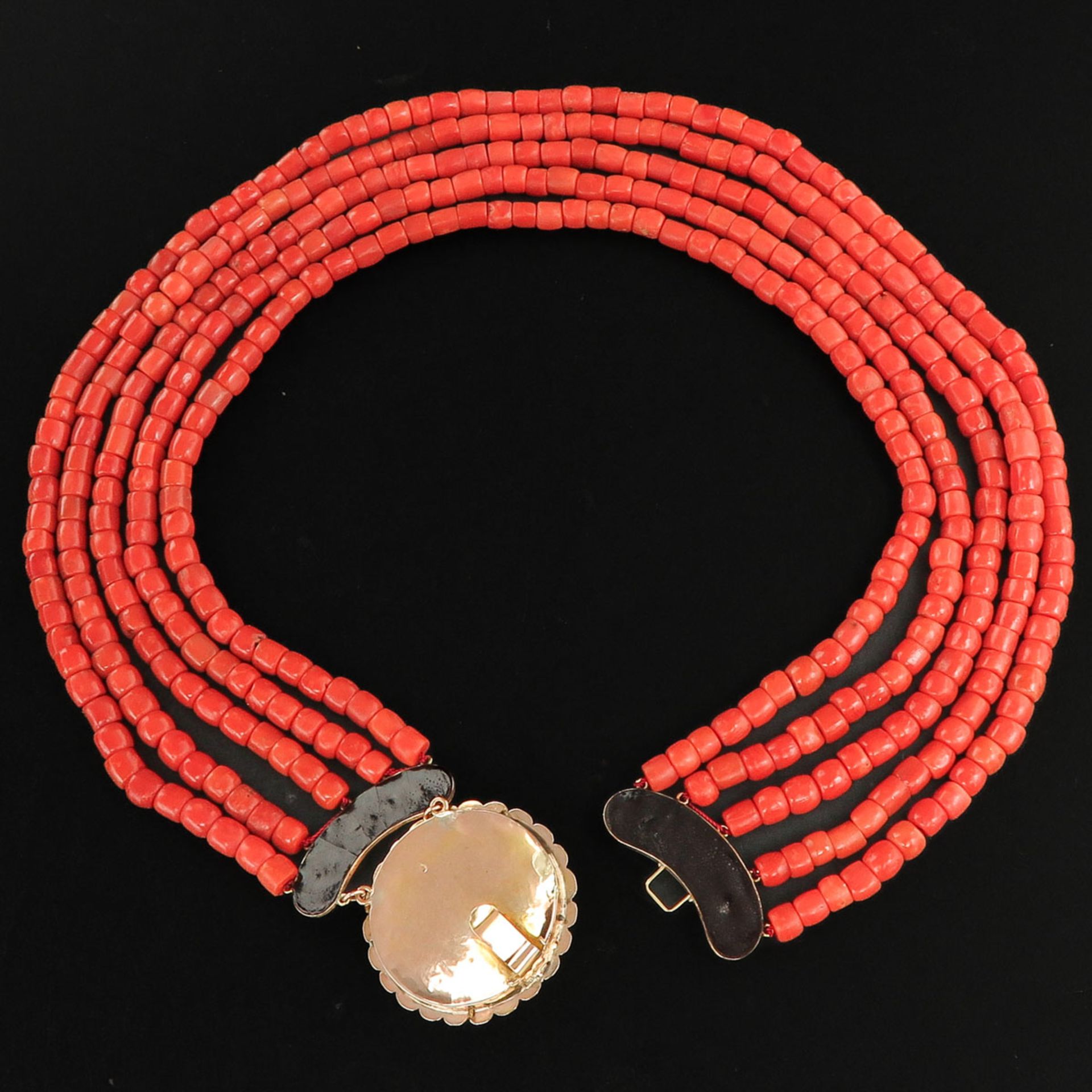 A 19th Century Red Coral Necklace - Image 4 of 6