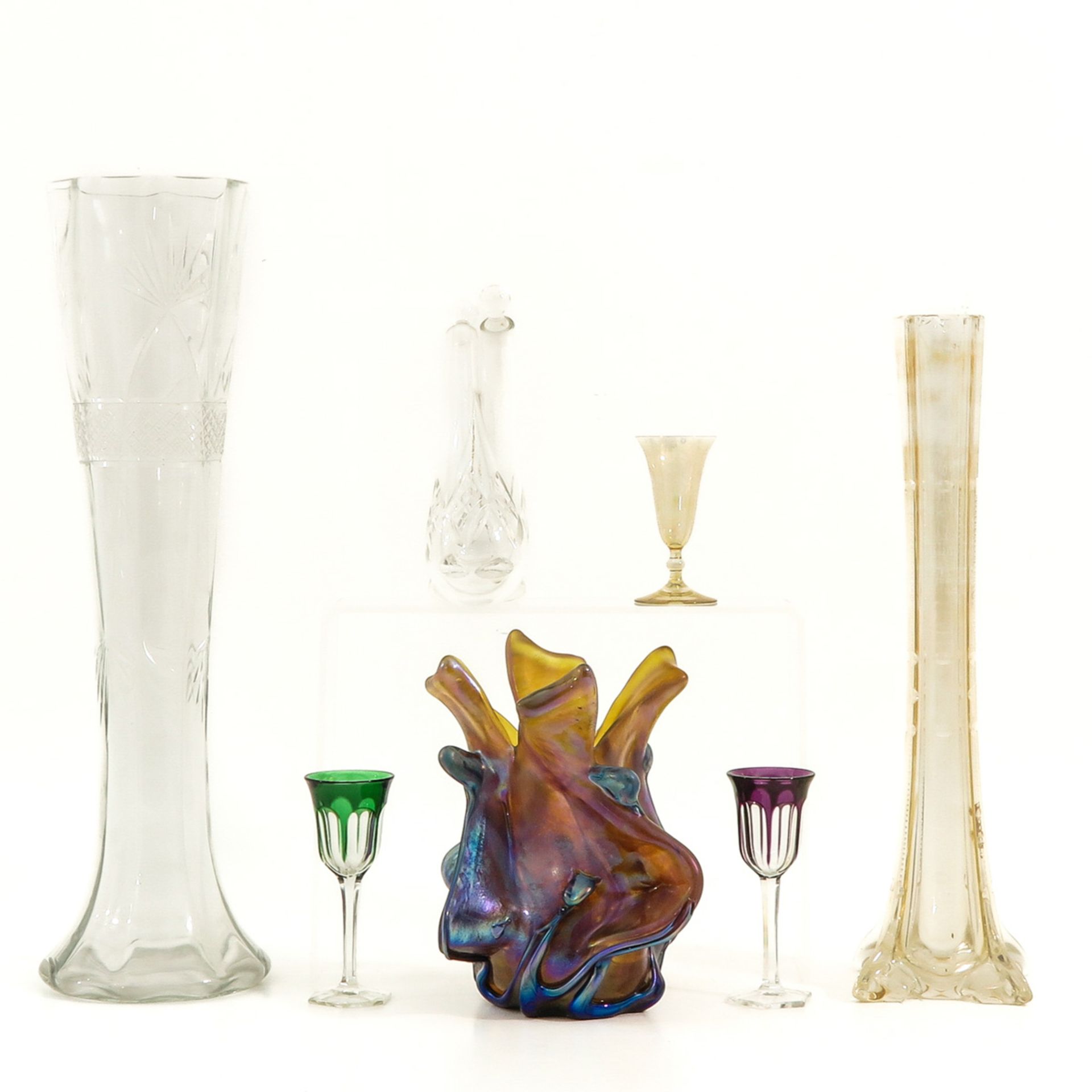 A Collection of Glass and Crystal - Image 2 of 10