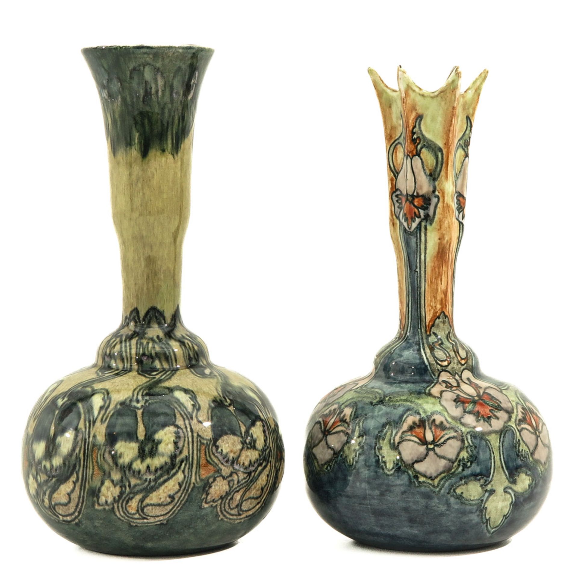 A Lot of 2 Vases - Image 2 of 10