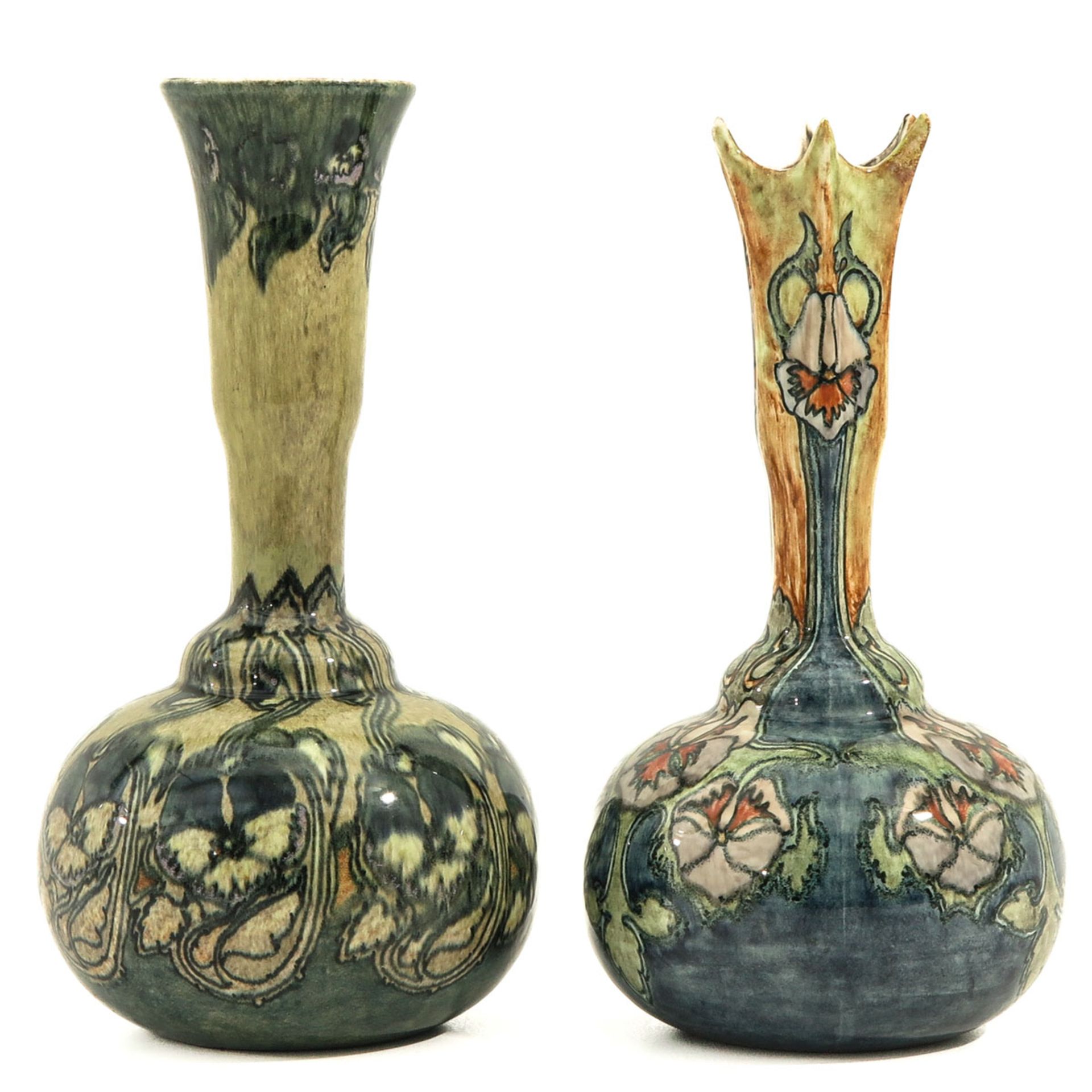 A Lot of 2 Vases - Image 3 of 10