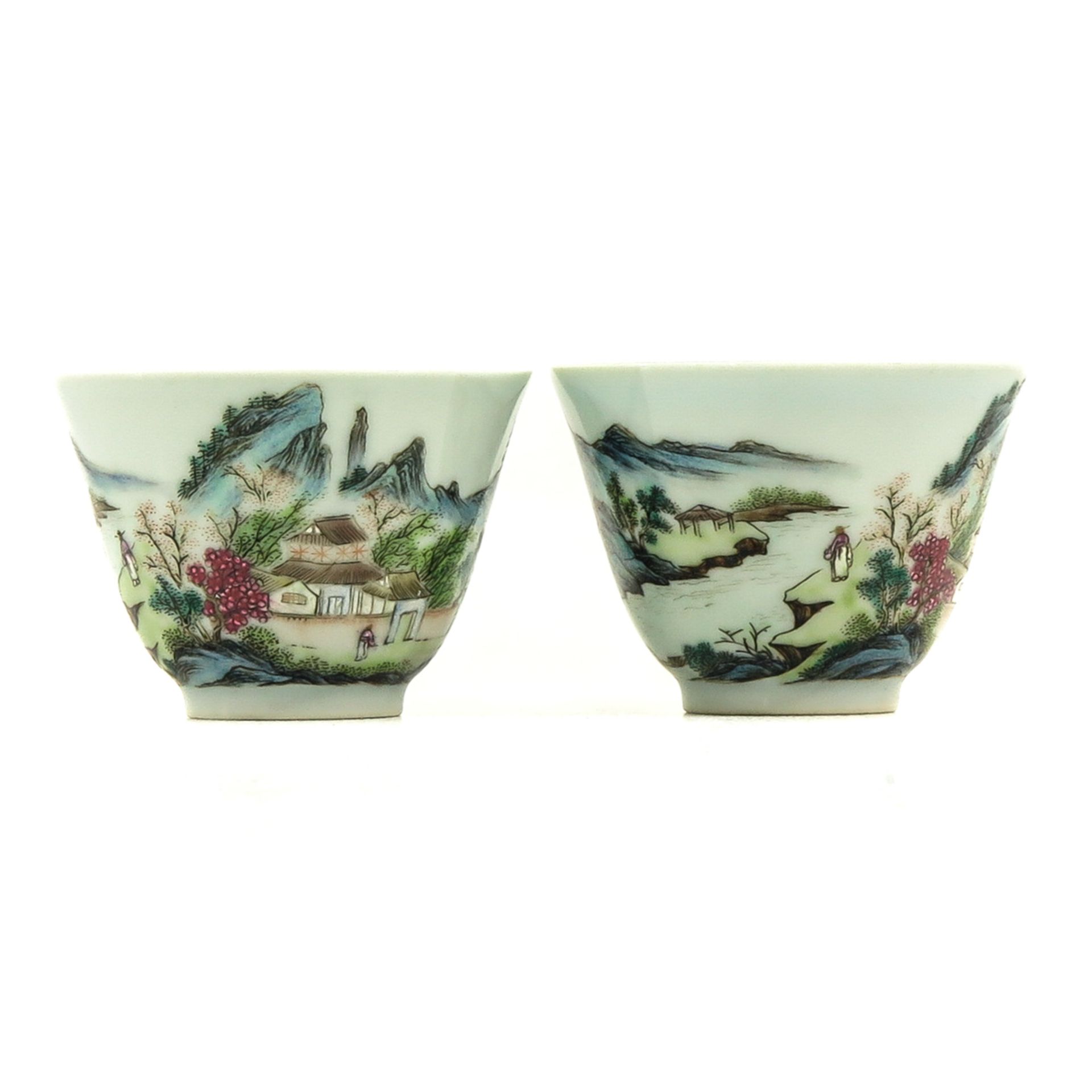 A Pair of Famille Rose Cups - Image 4 of 9