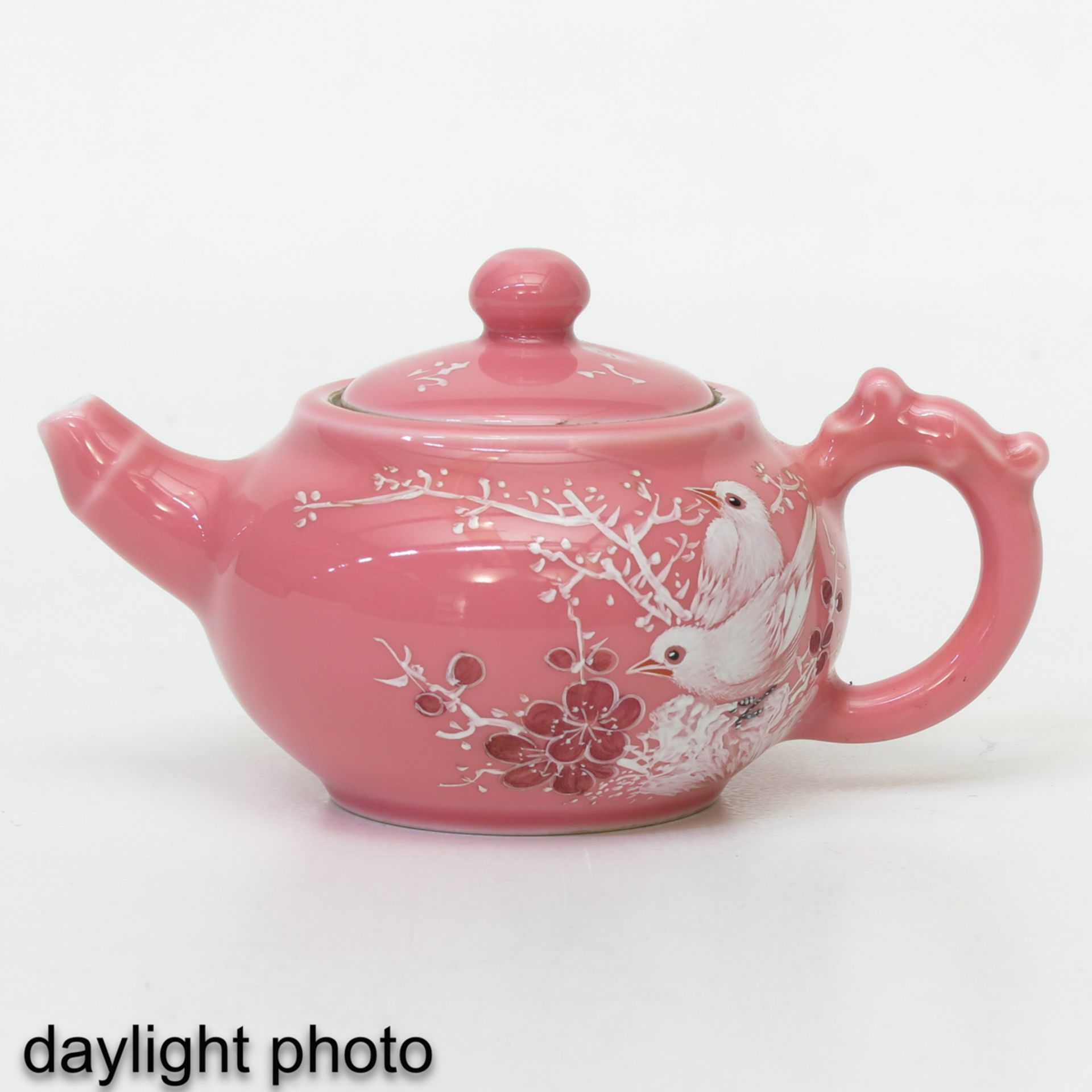 A Pink Glaze Teapot - Image 7 of 10