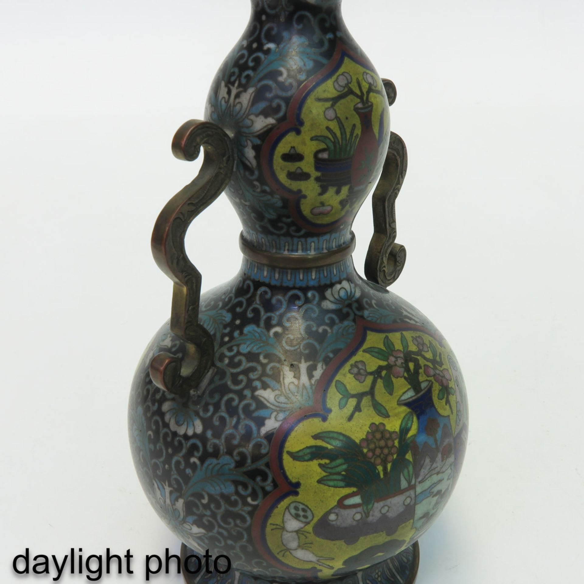 A Cloisonne Vase - Image 9 of 9