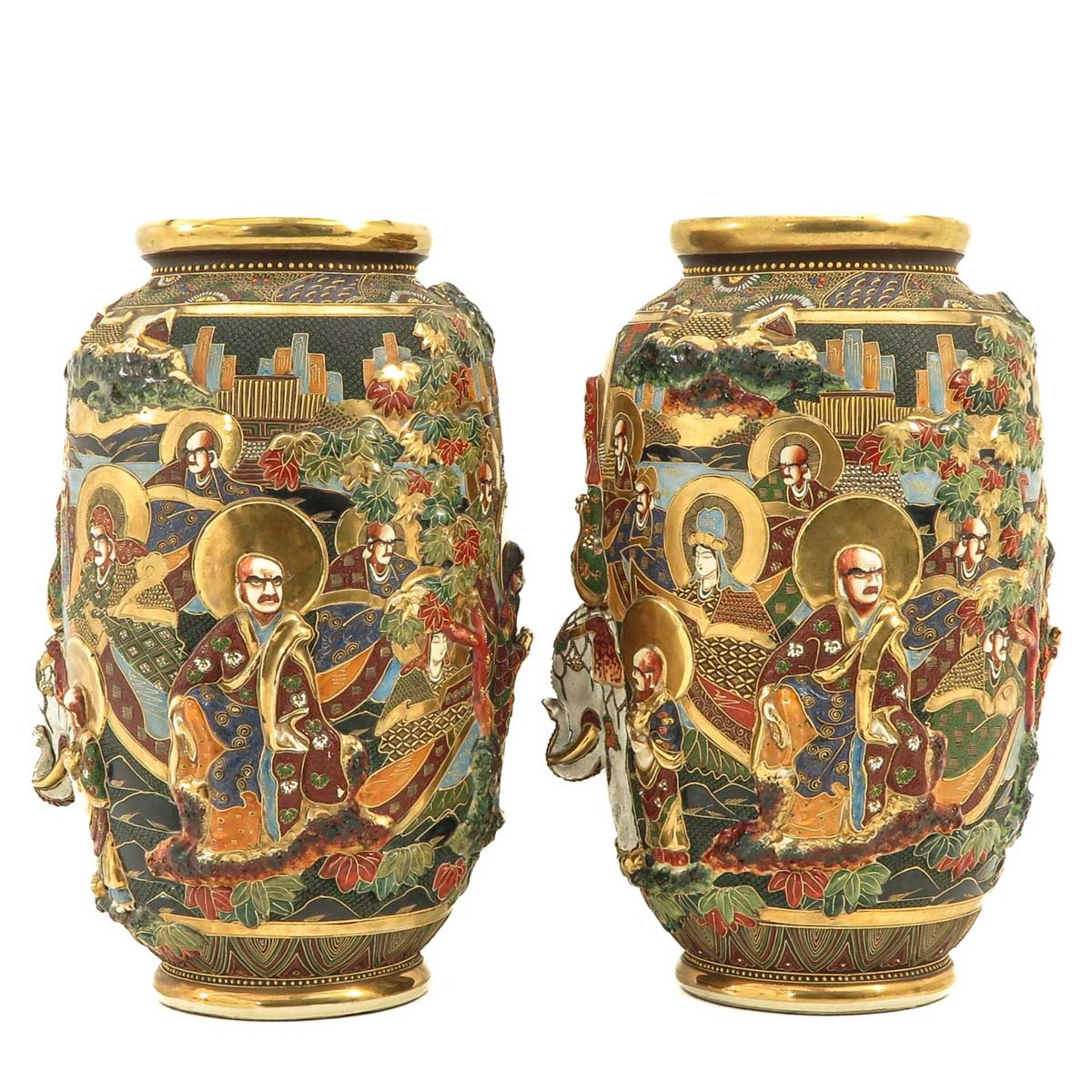 A Pair of Satsuma Vases - Bild 2 aus 10