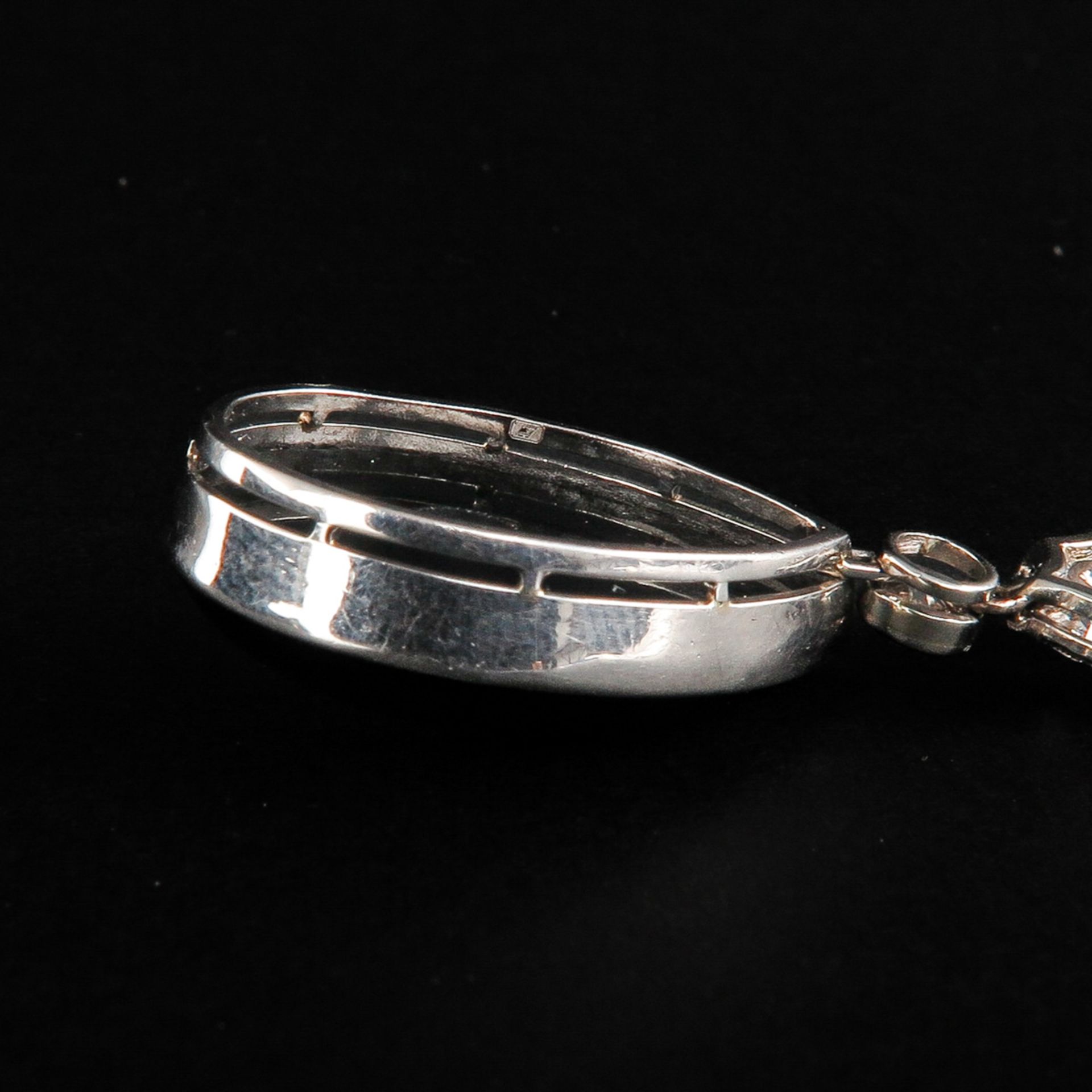 A Platinum and Diamond Necklace - Image 5 of 5