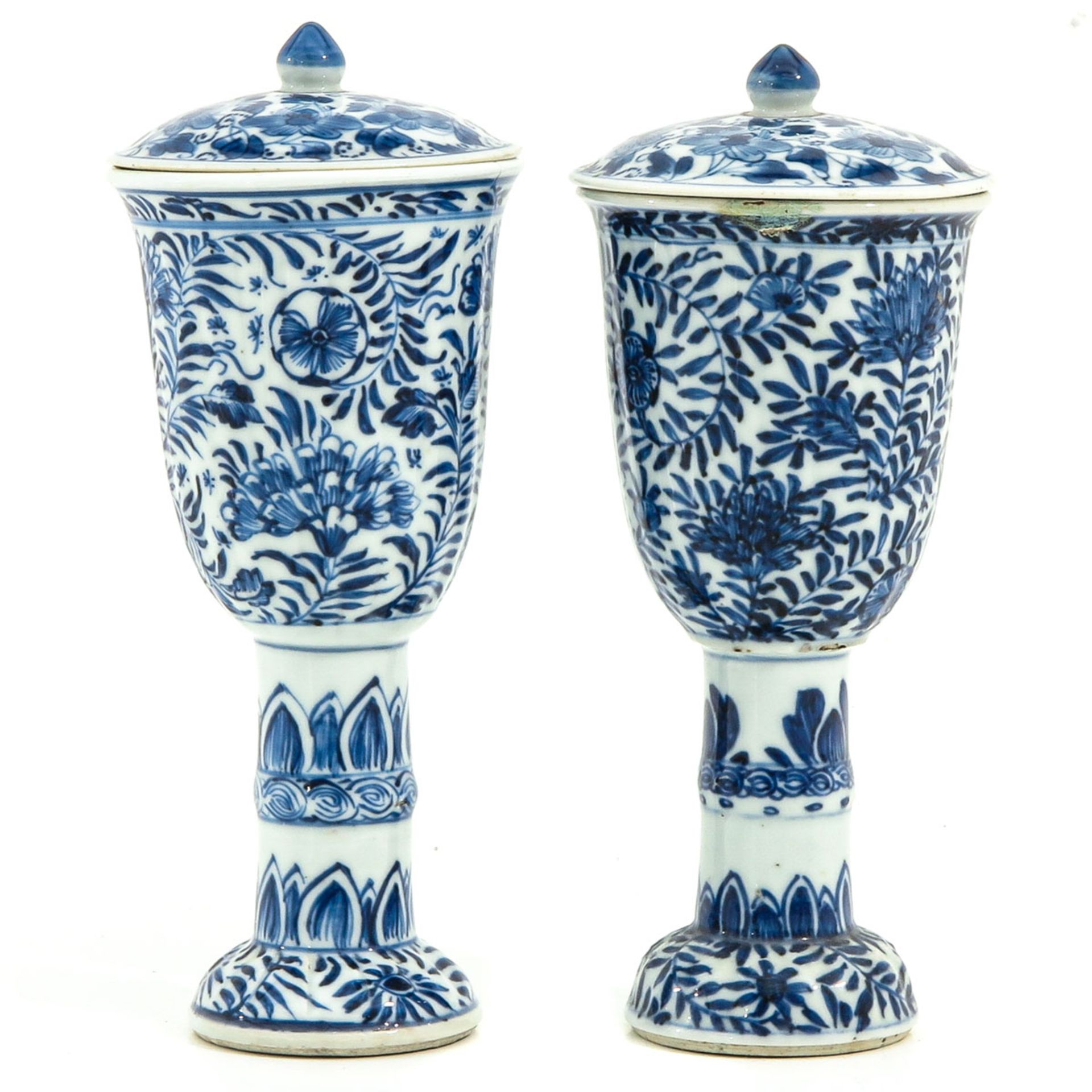 A Pair of Blue and White Wine Cups - Image 3 of 9