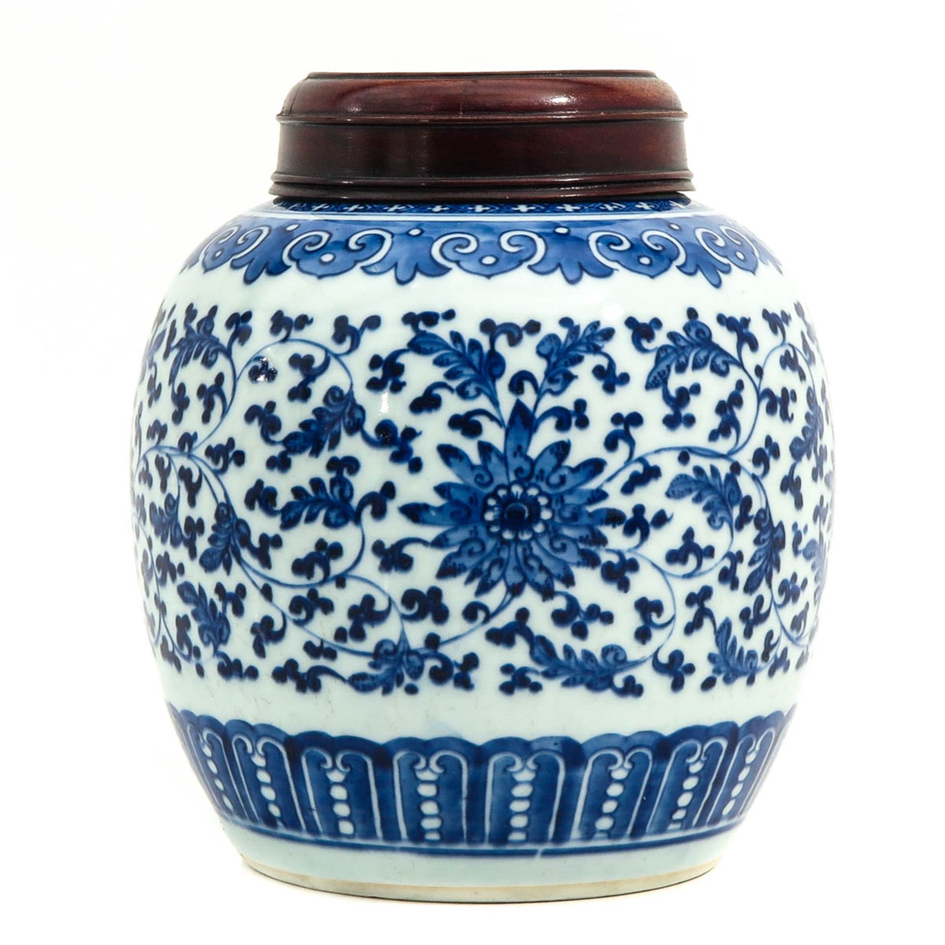 A Blue and White Ginger Jar - Image 3 of 9