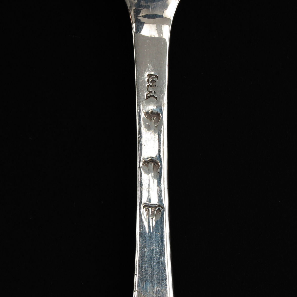 A Collection of 13 Silver Spoons - Image 10 of 10