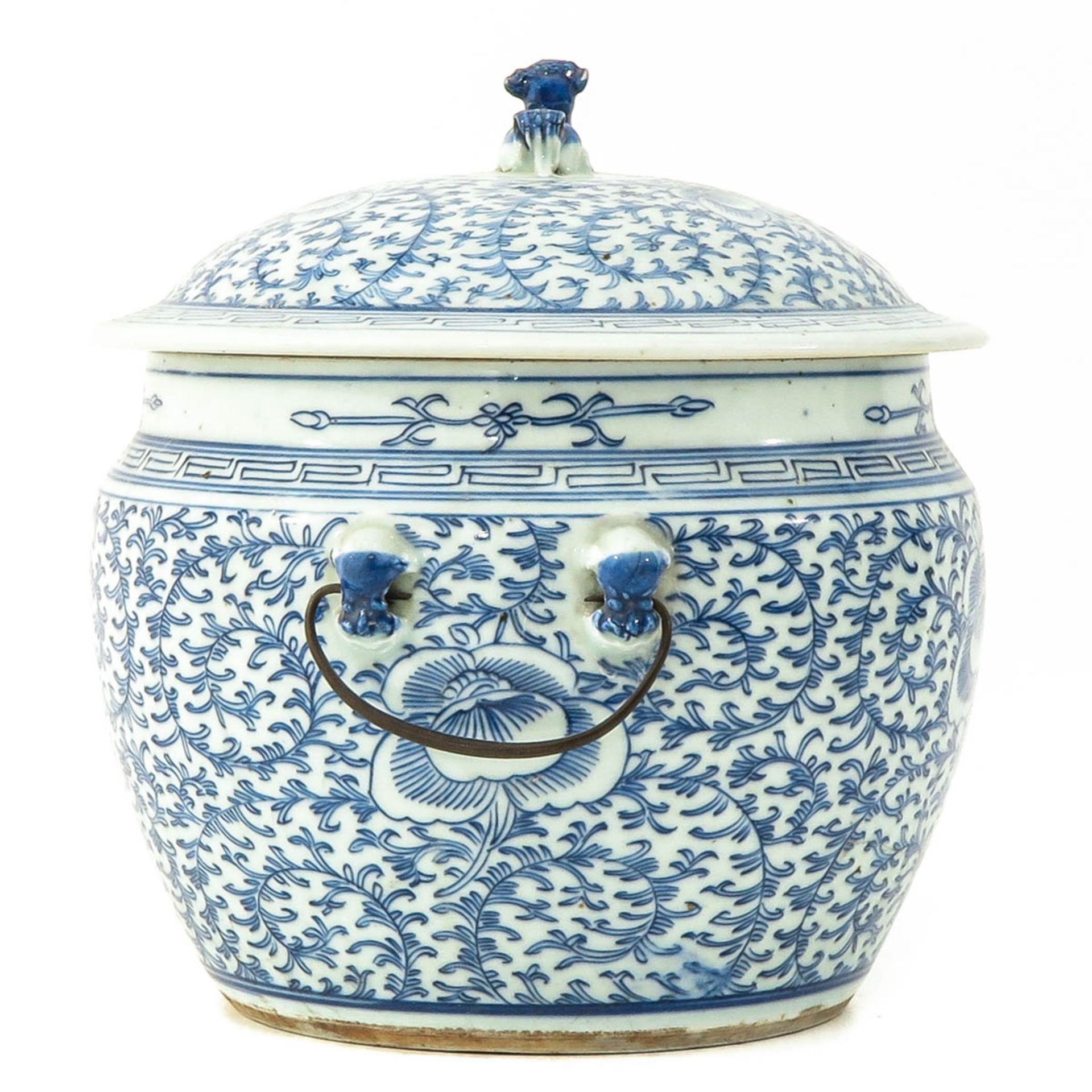 A Blue and White Jar with Cover - Bild 2 aus 9