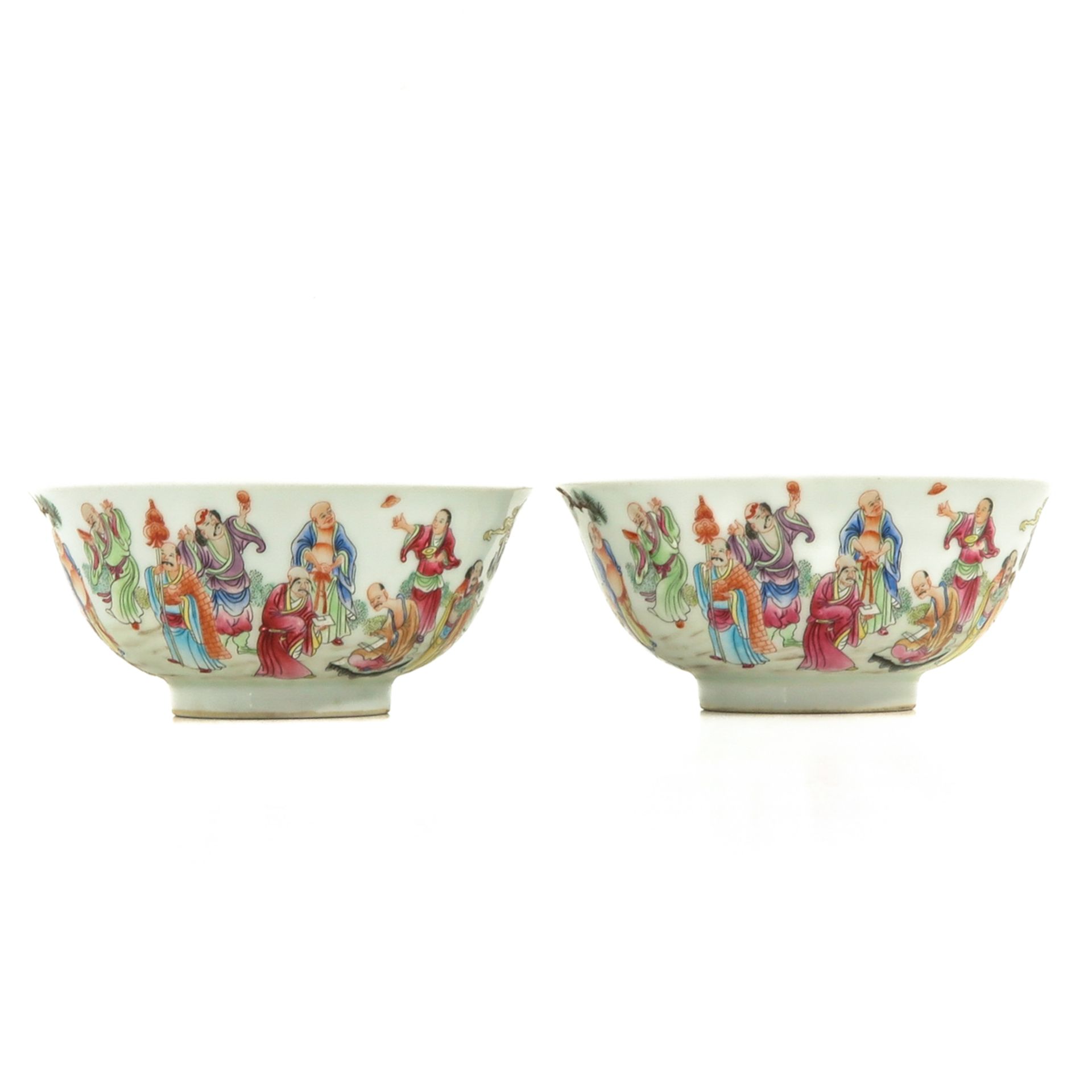 A Pair of Famille Rose Bowls - Bild 3 aus 10