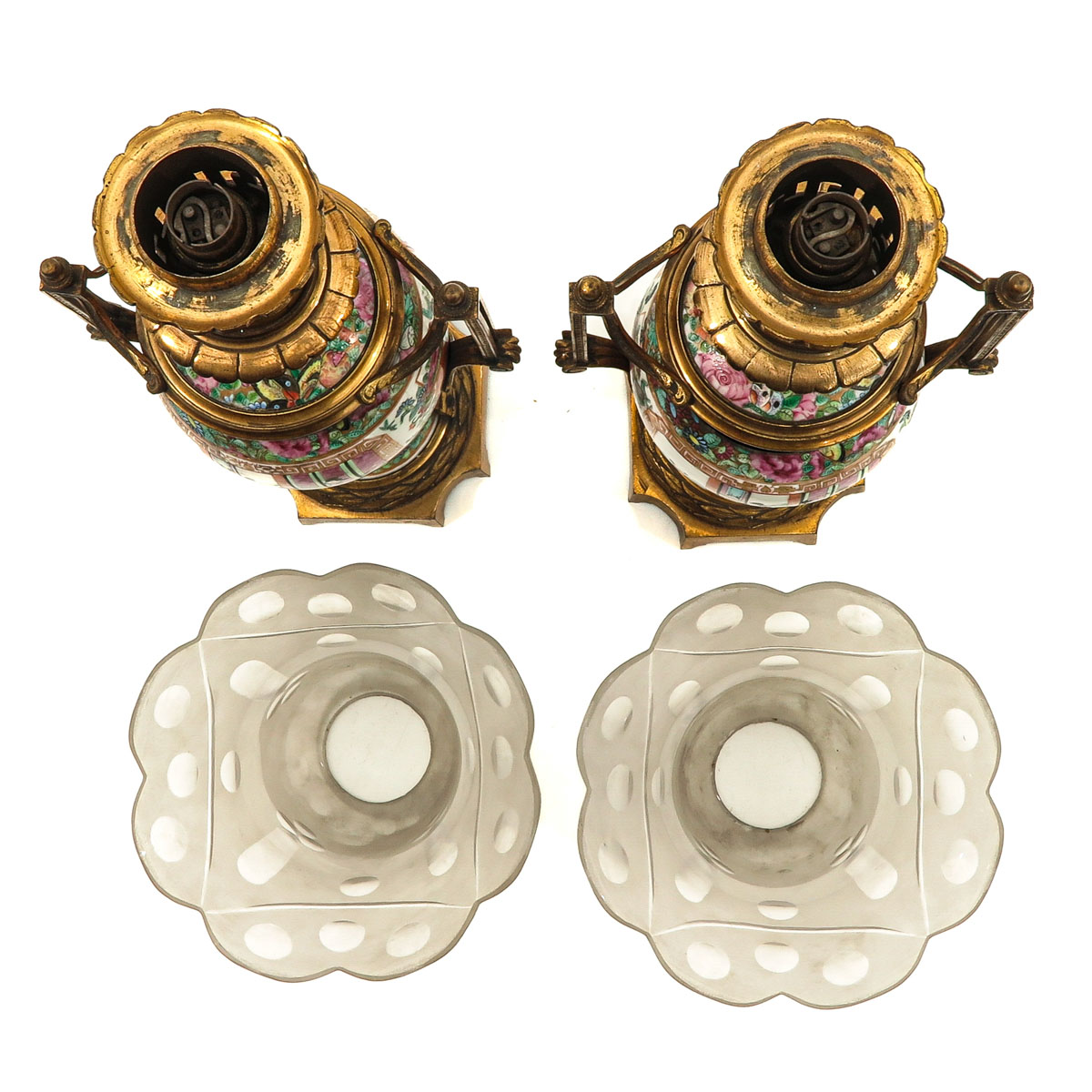A Pair of Cantonese Lamps - Image 5 of 10