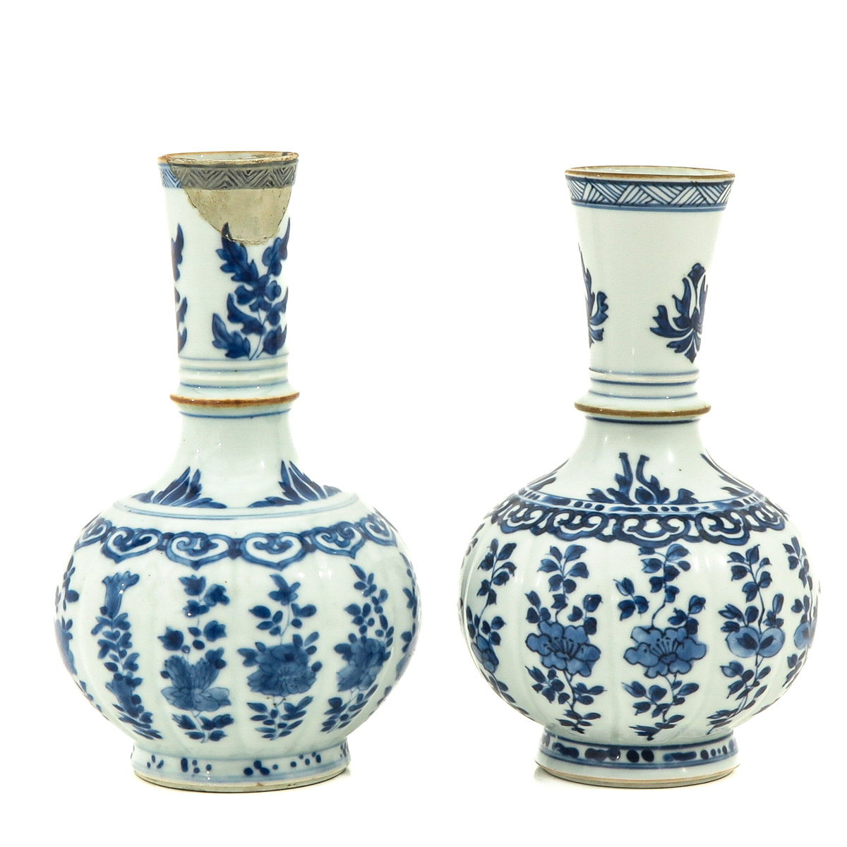 A Pair of Blue and White Vases - Image 2 of 10