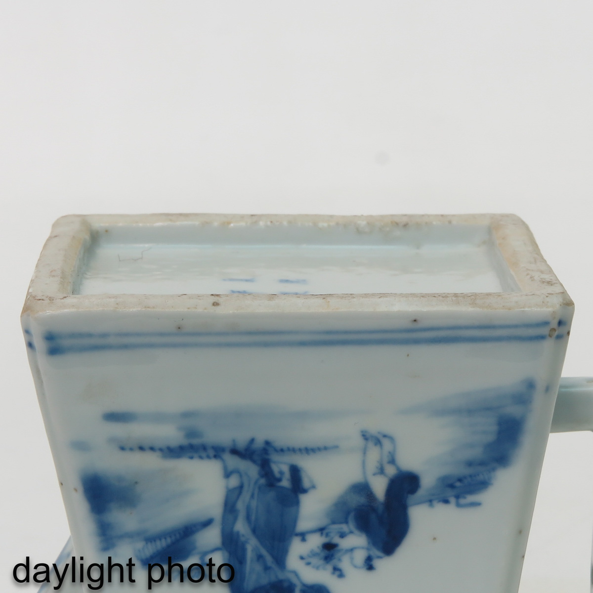 A Blue and White Teapot - Image 8 of 10
