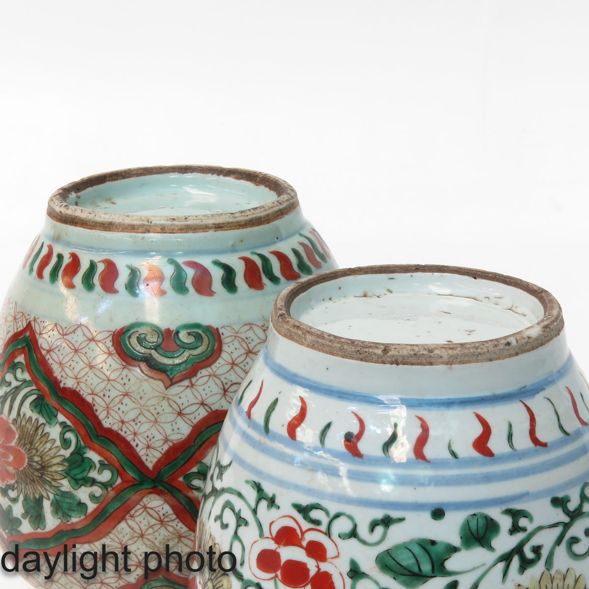 A Lot of 2 Wucai Decor Jars - Image 8 of 10