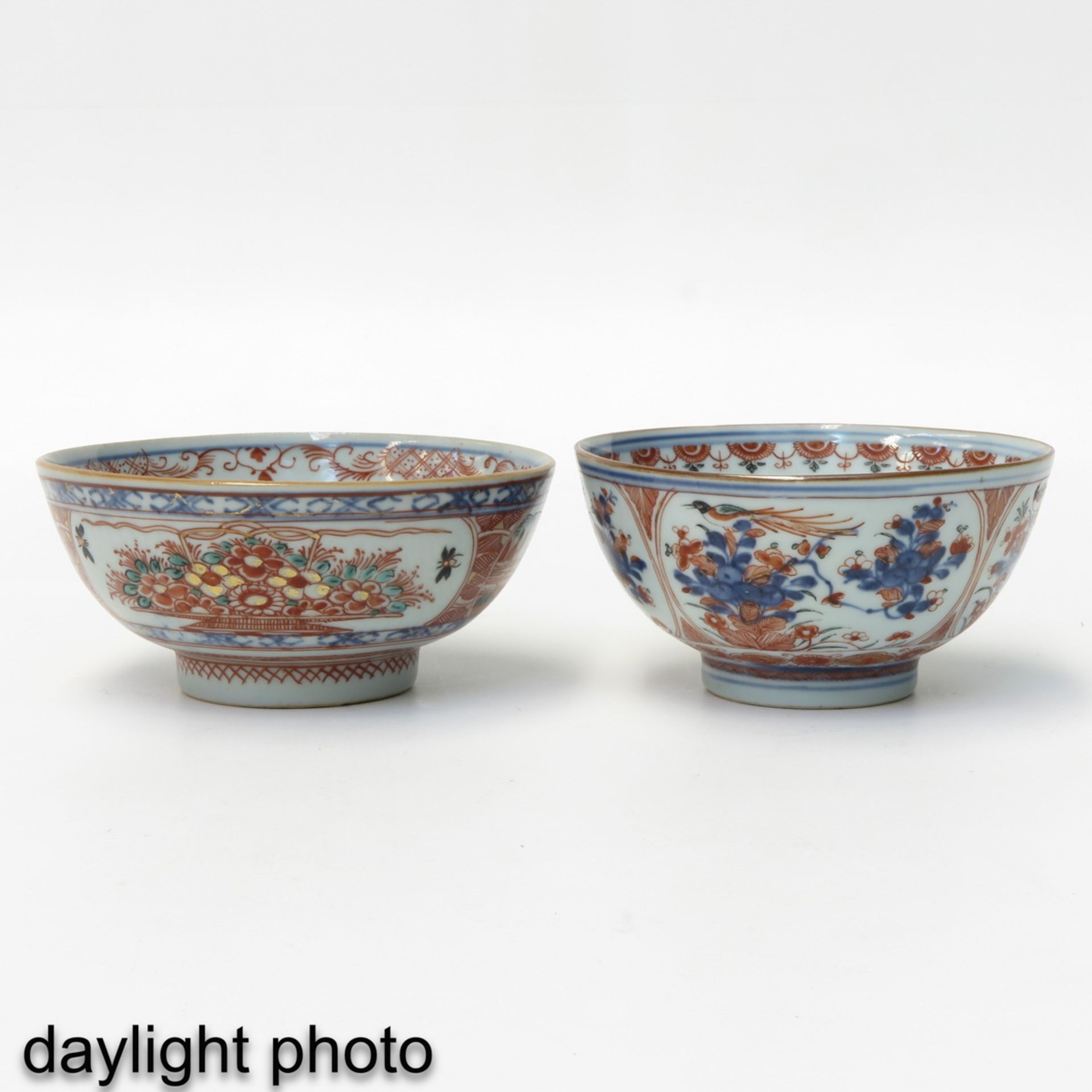 A Pair of Polychrome Bowls - Bild 7 aus 10