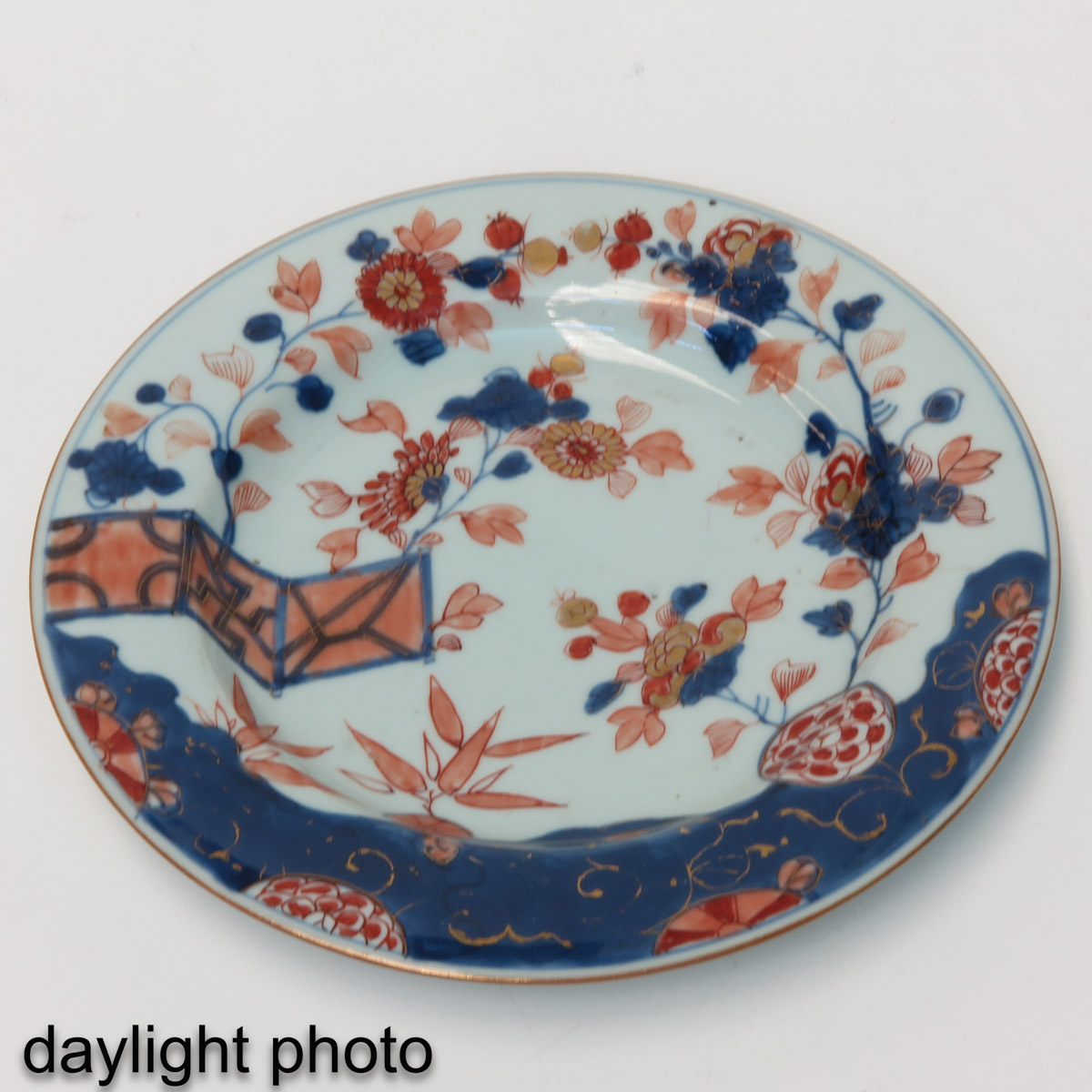 A Series of 3 Imari Plates - Image 9 of 10