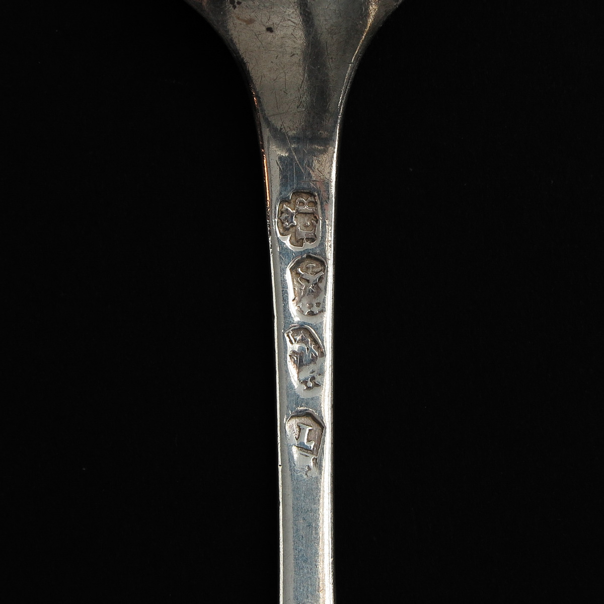 A Collection of 13 Silver Spoons - Image 8 of 10