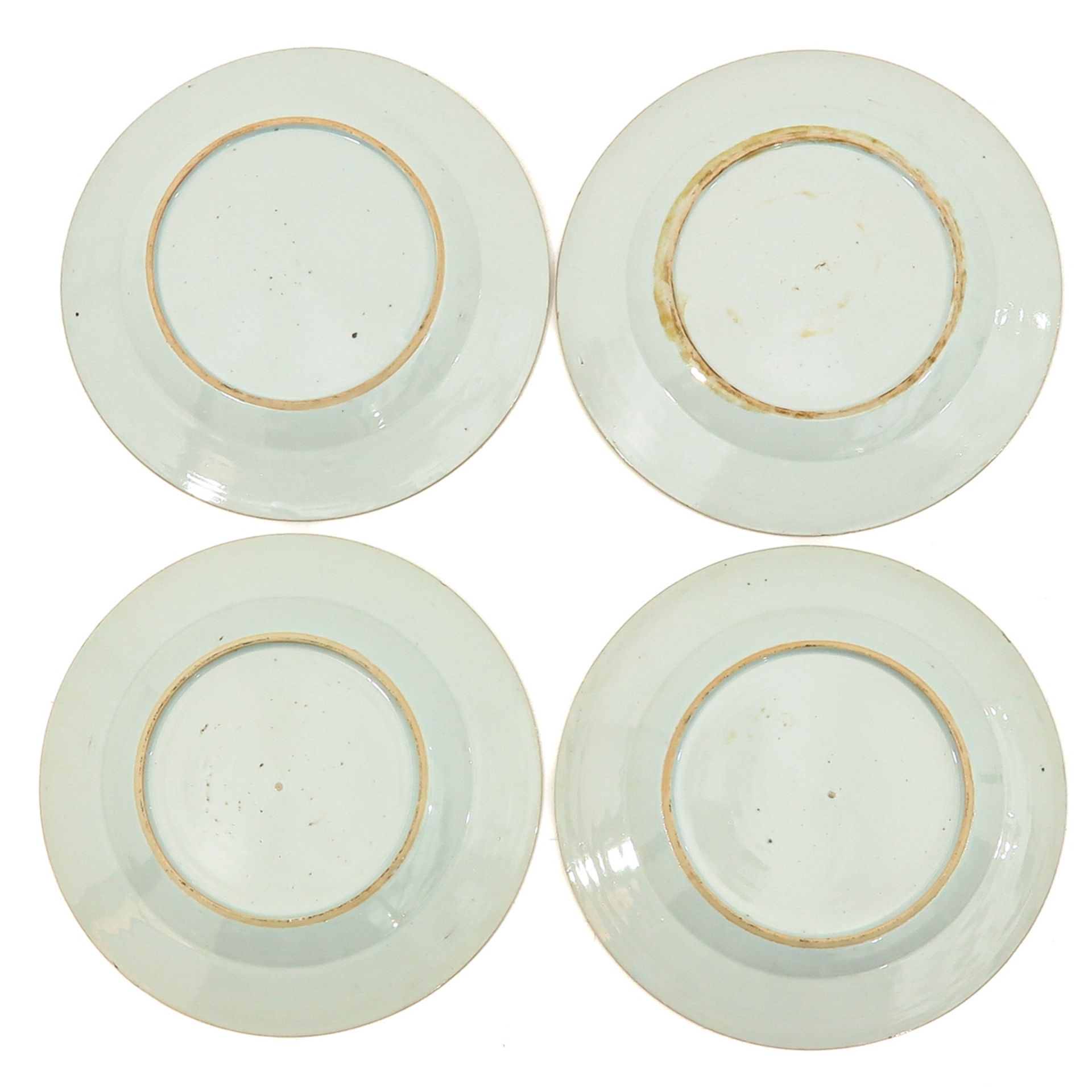 A Series of 4 Famille Rose Plates - Image 2 of 9