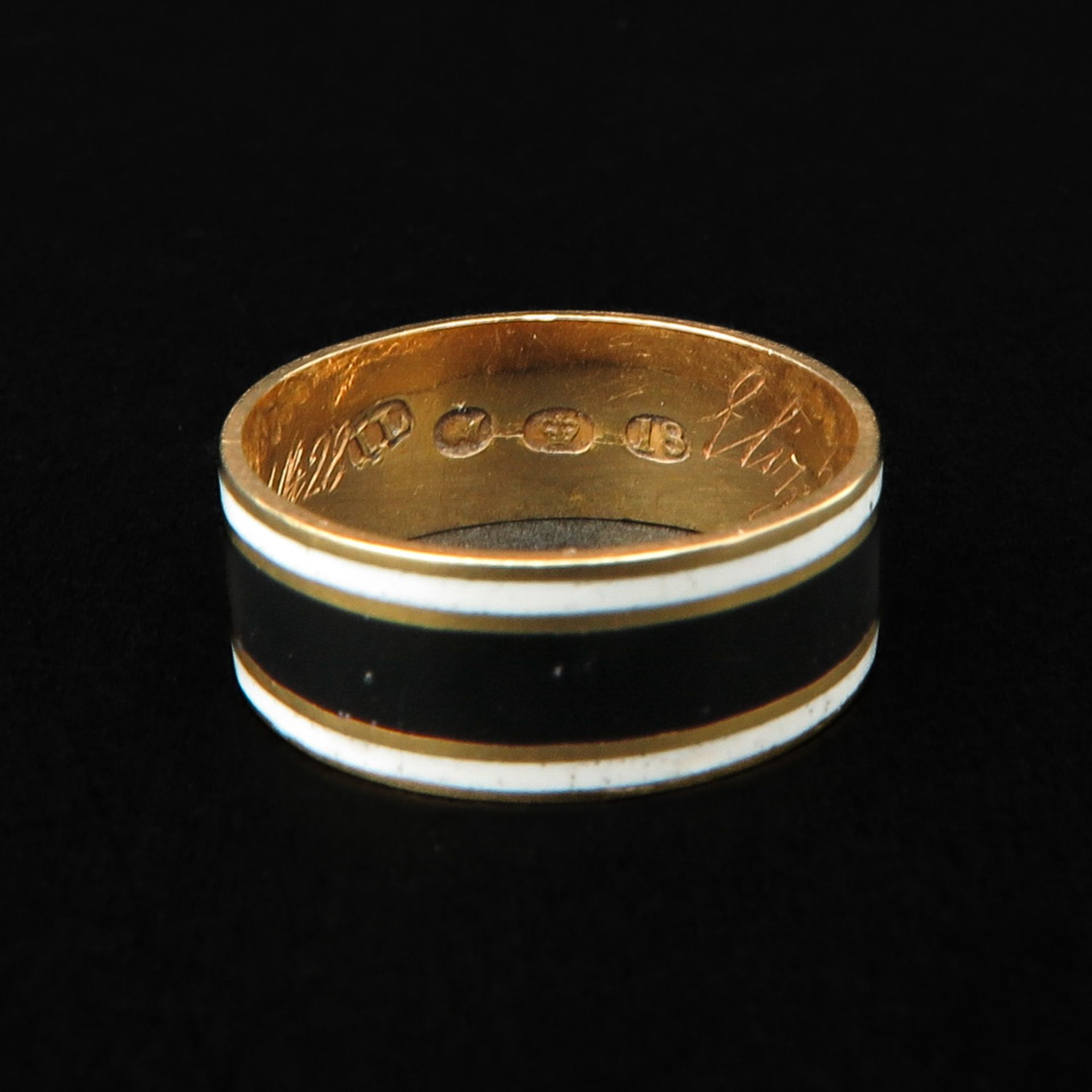 An Enamel Mourning Ring - Image 2 of 2