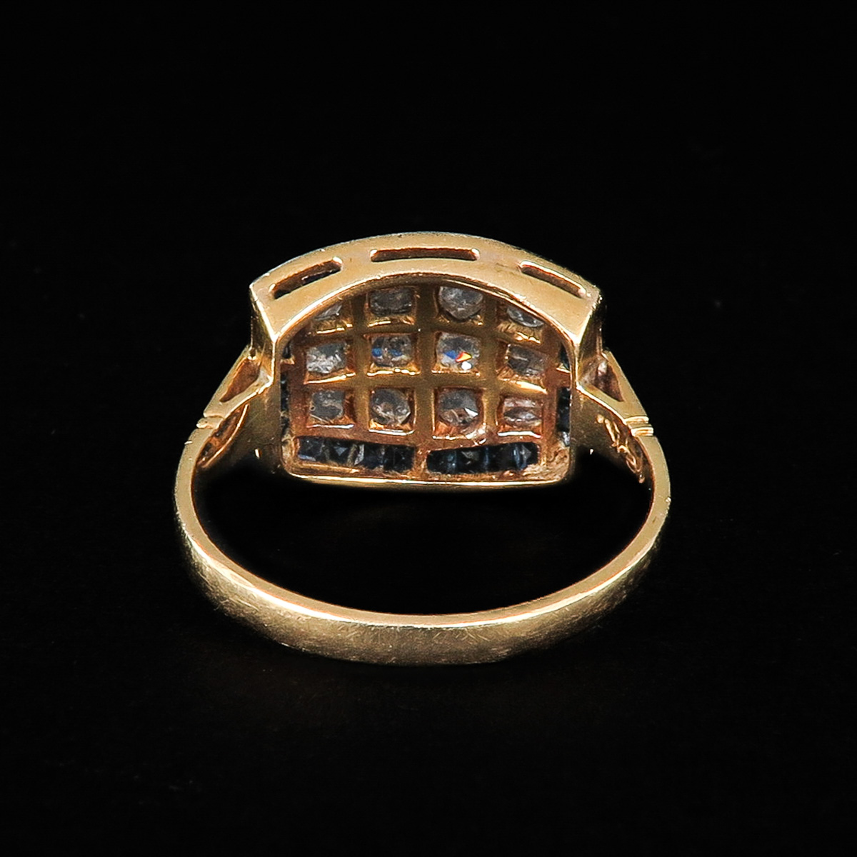 A Ladies Diamond and Sapphire Ring - Image 3 of 5